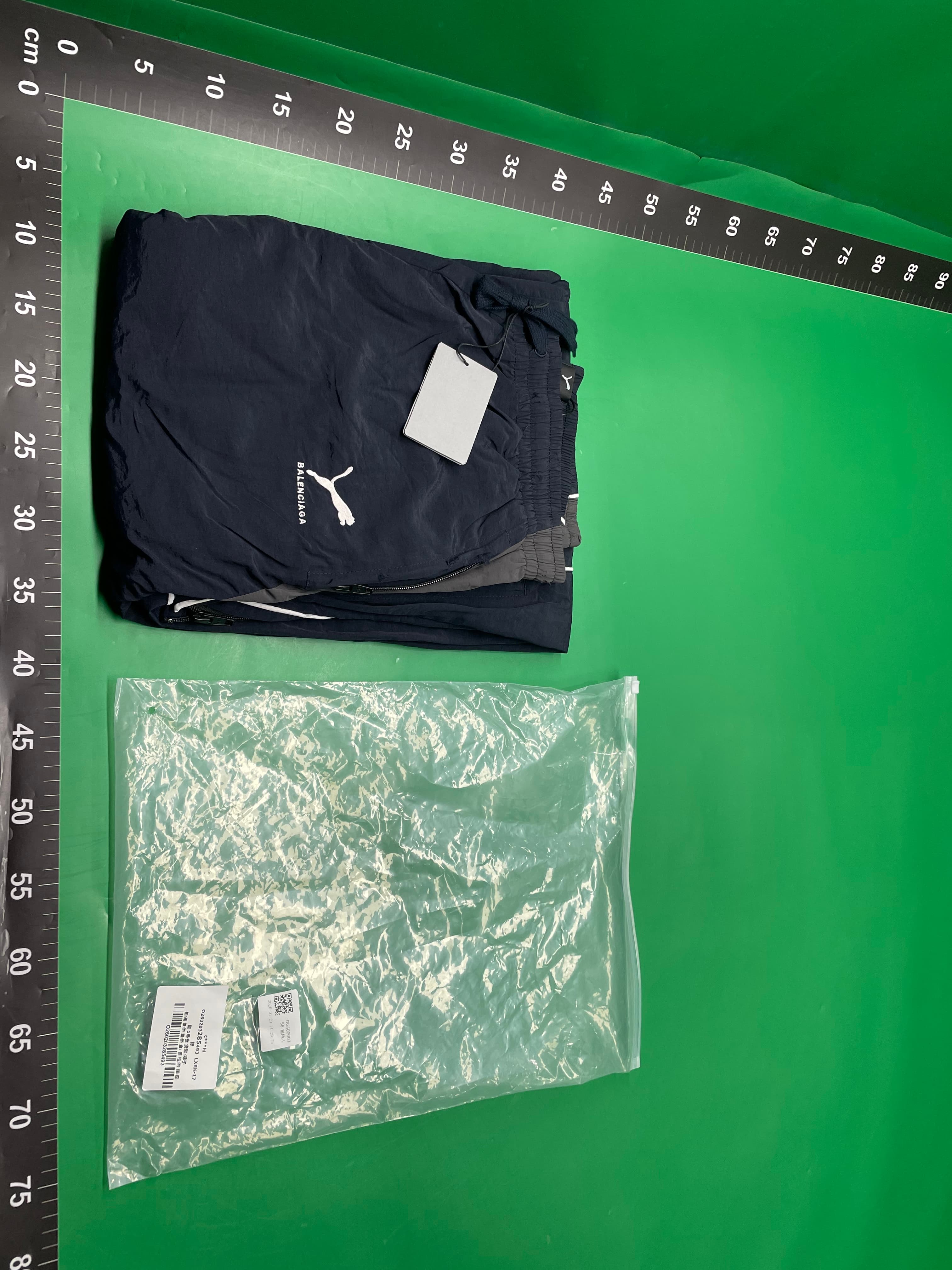 BMC联名系列黑灰拼色刺绣做旧破坏尼龙运动裤Trackpants休闲长裤 — foto QC 1