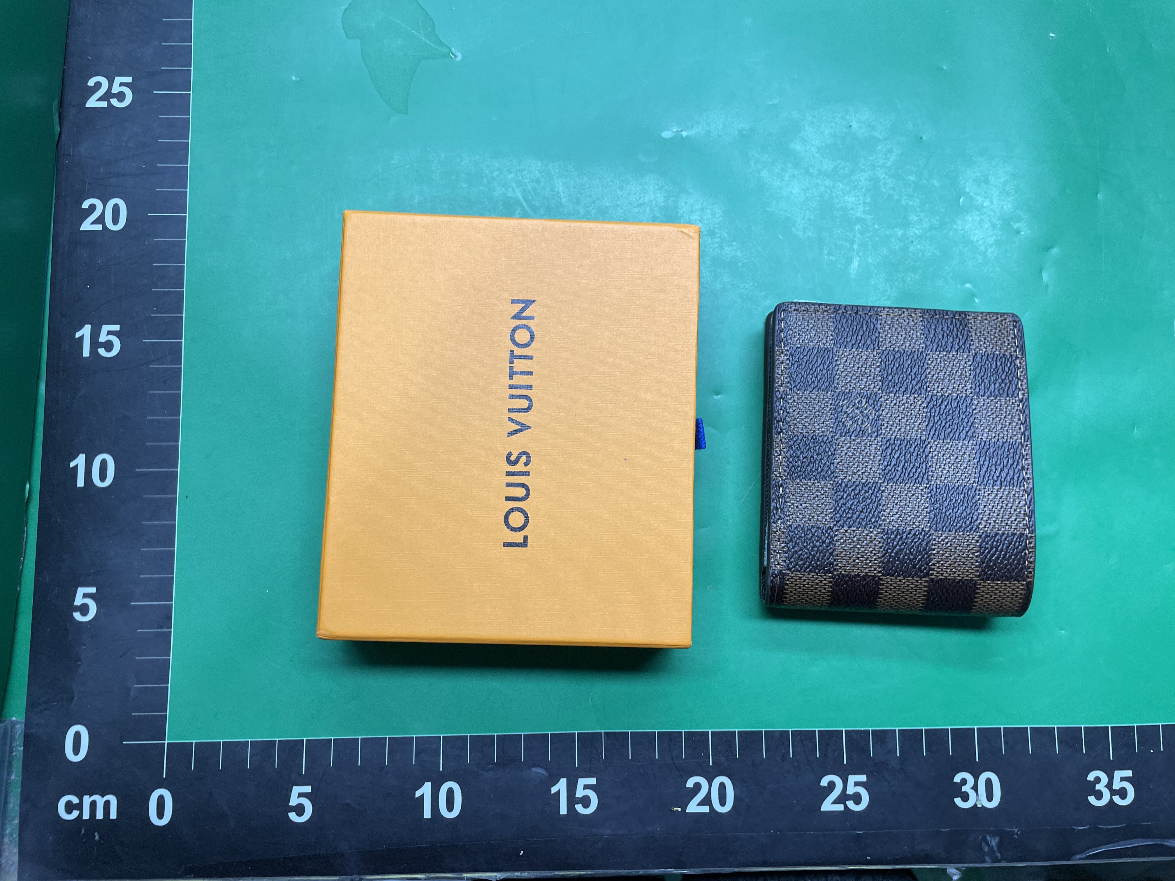 欧美经典款男士真皮短款钱包对折卡包时尚外贸货源头层牛皮 — miniatura QC 6