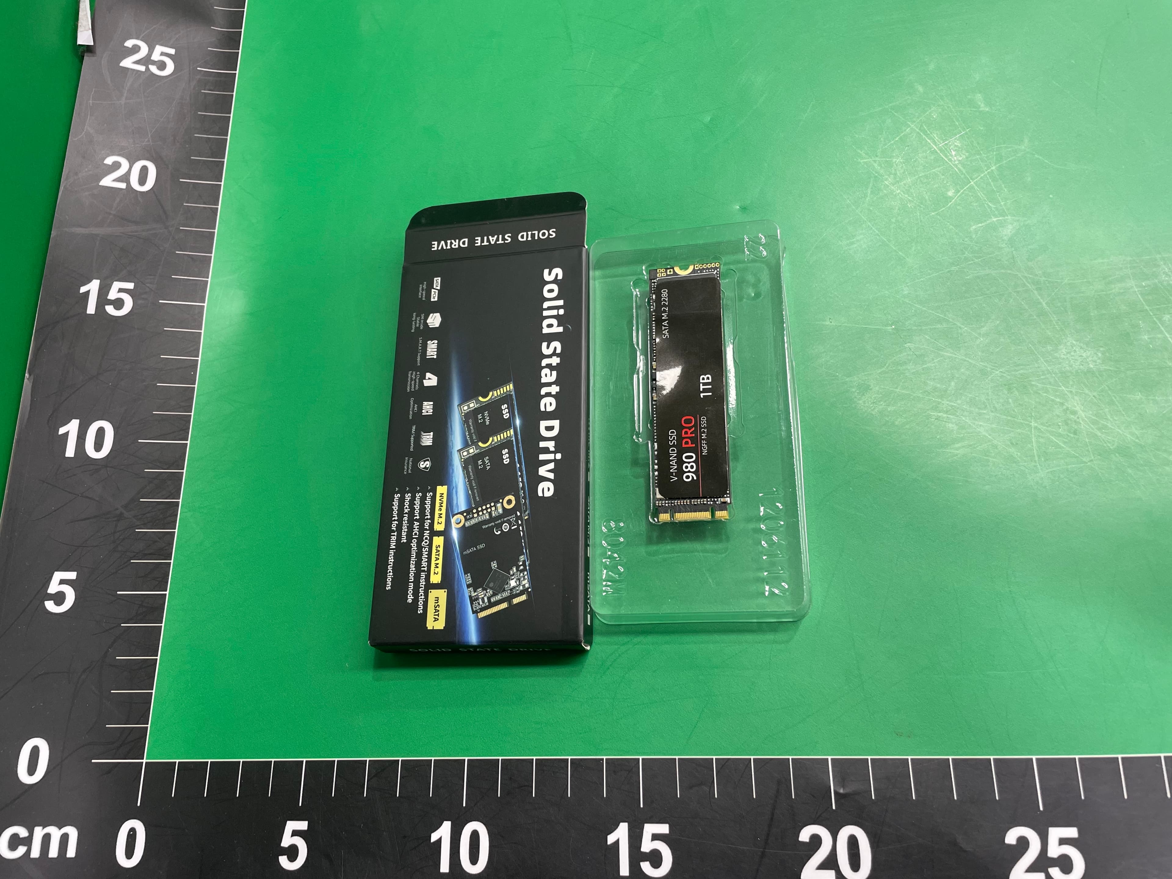 笔记本电脑固态通用台式机M.2SSD2280硬盘2TB跨境爆款高速传输 — miniatura QC 3