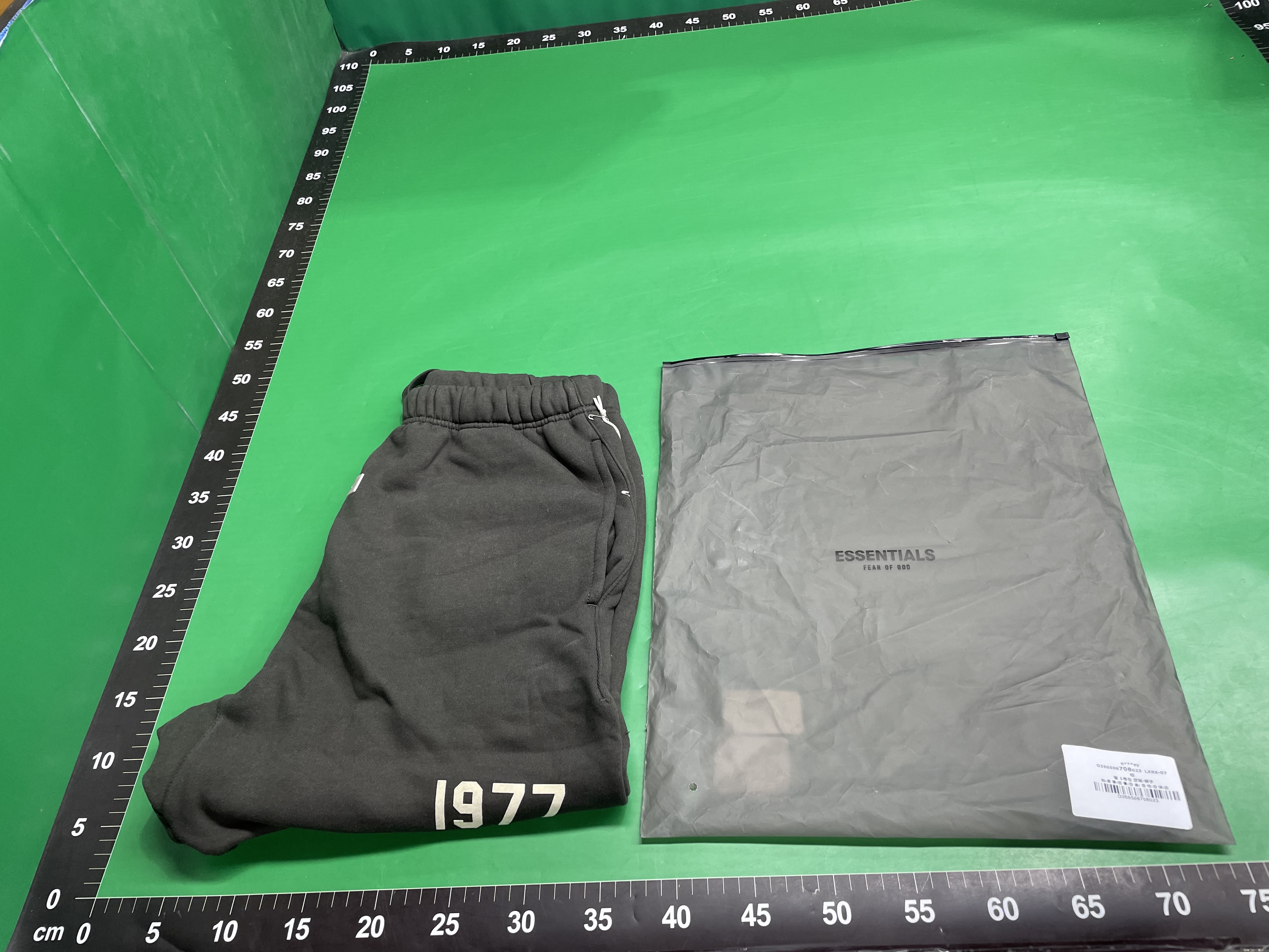 1977铁黑短裤-Essentials抓绒潮牌休闲5分SHORTS百直筒宽松薄款 — foto QC 1