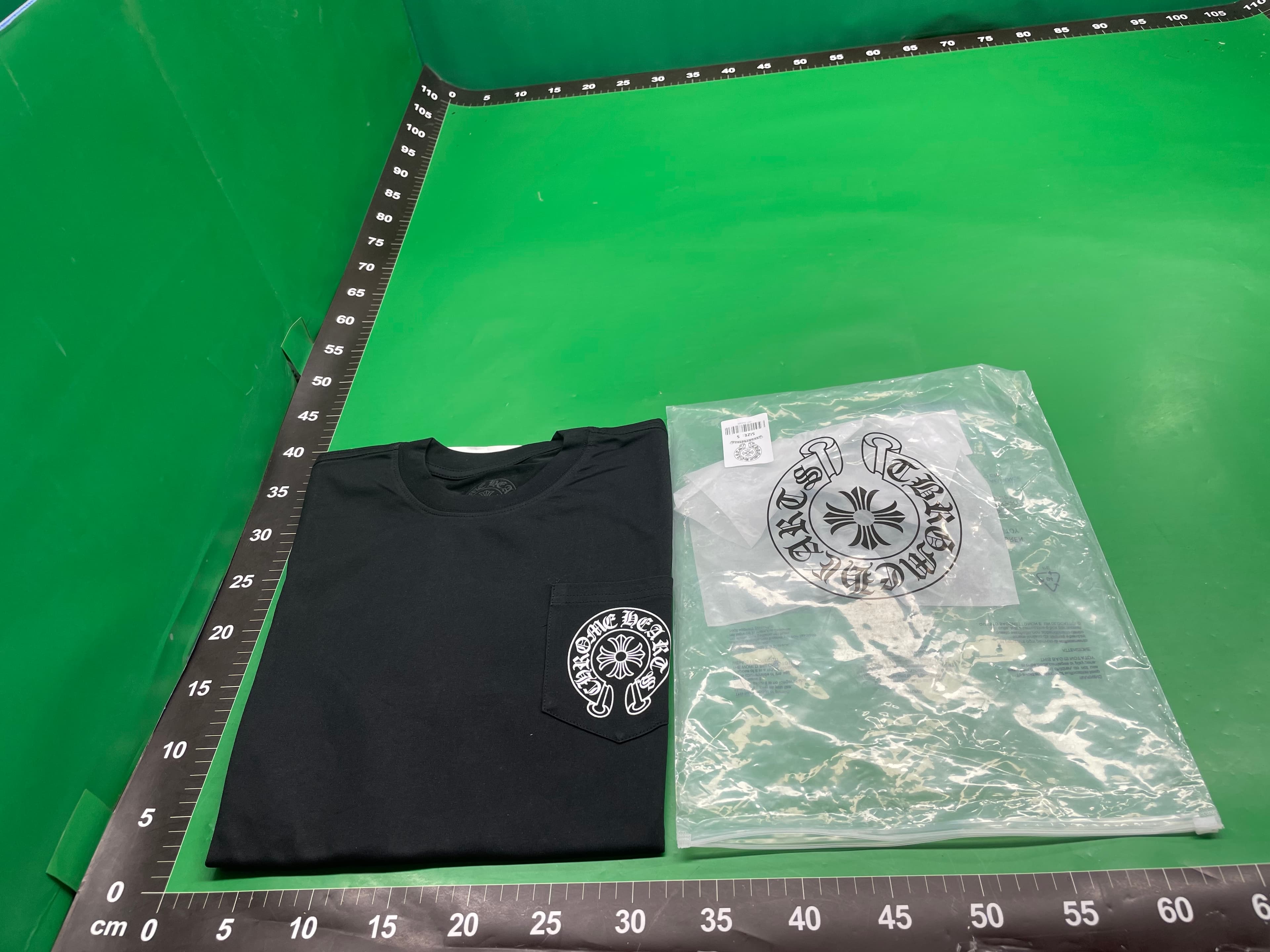 美式新款夏季潮牌梵文字母横标幻影字母彩色十字群男女款短袖T恤 — foto QC 1