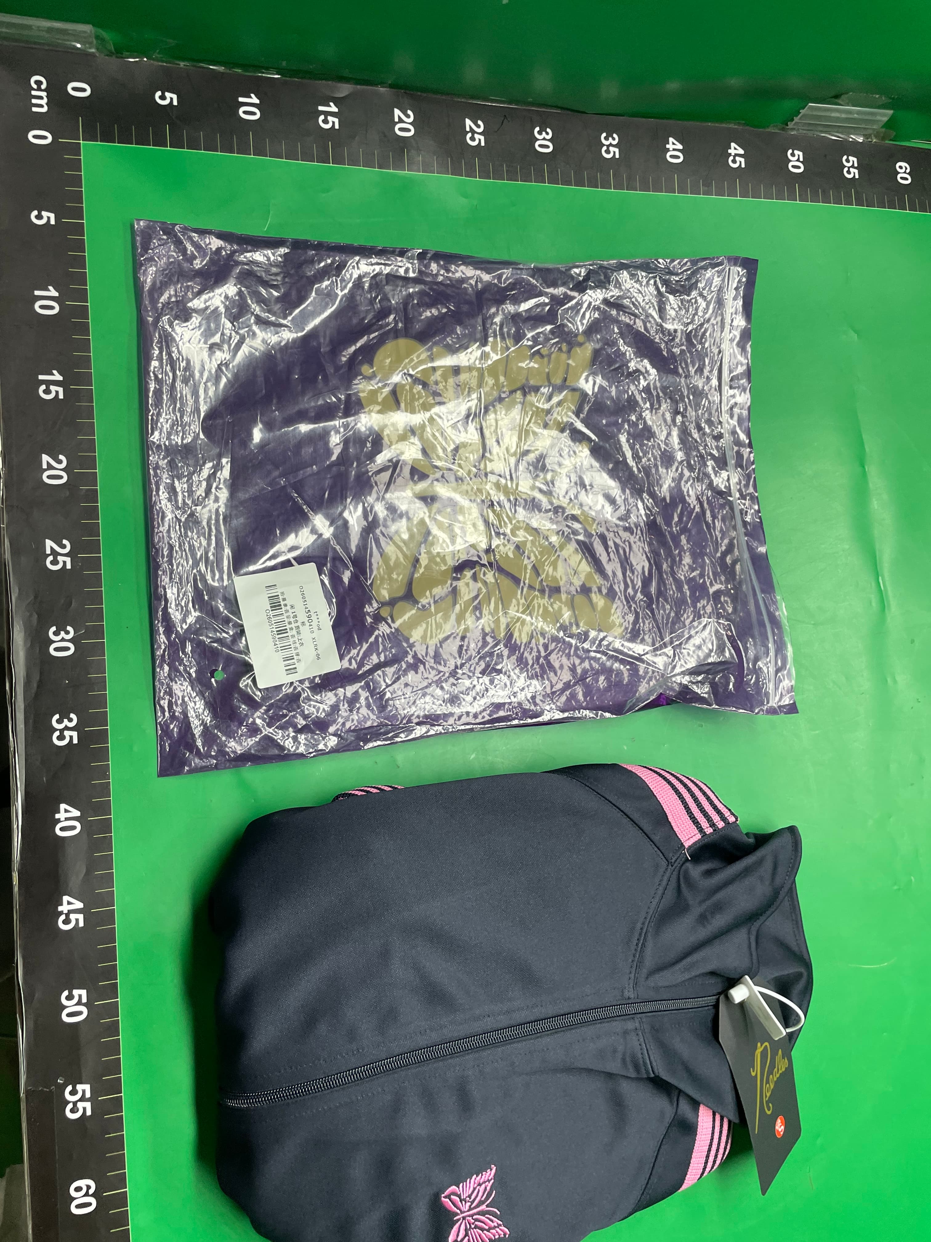 needles track休闲运动套装条纹上衣刺绣蝴蝶拉链外套直筒修身裤 — foto QC 1