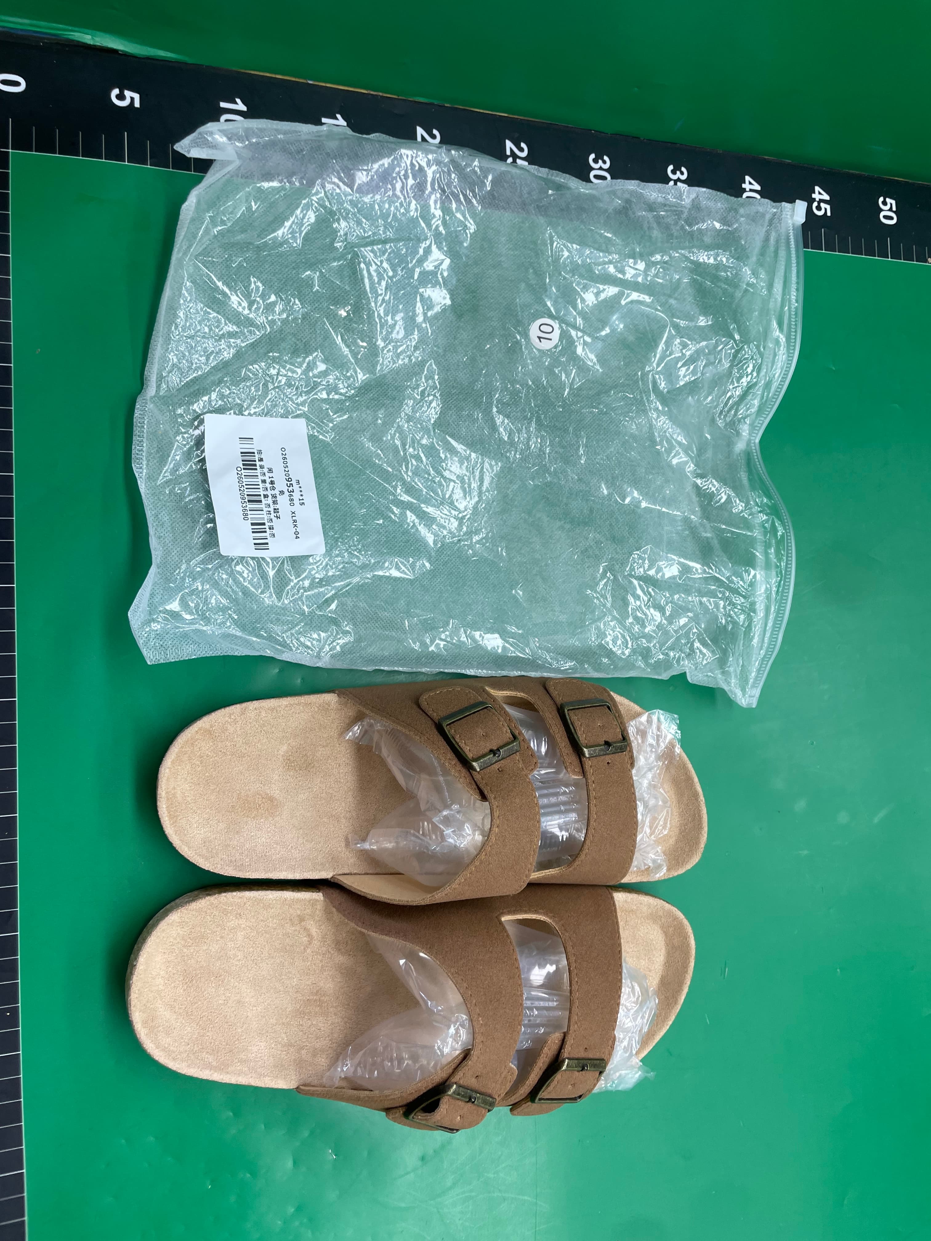 新款夏季跨境pvc搭扣皮凉鞋博肯平底凉拖鞋女半拖鞋厚底外穿 — foto QC 1