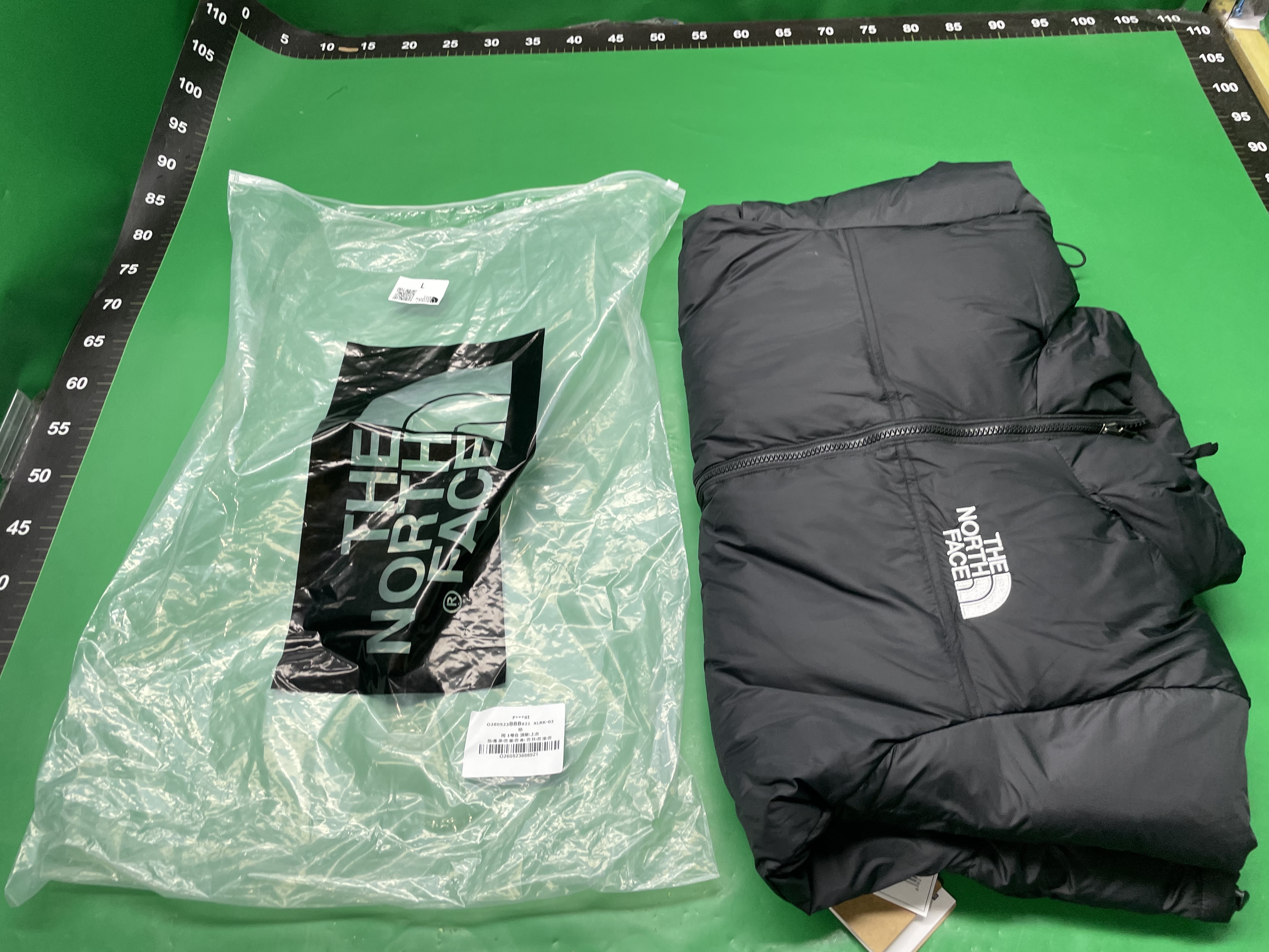 现货北1996羽绒服 700刺绣男女情侣防寒保暖跨境外贸外套一件代发 — miniatura QC 2