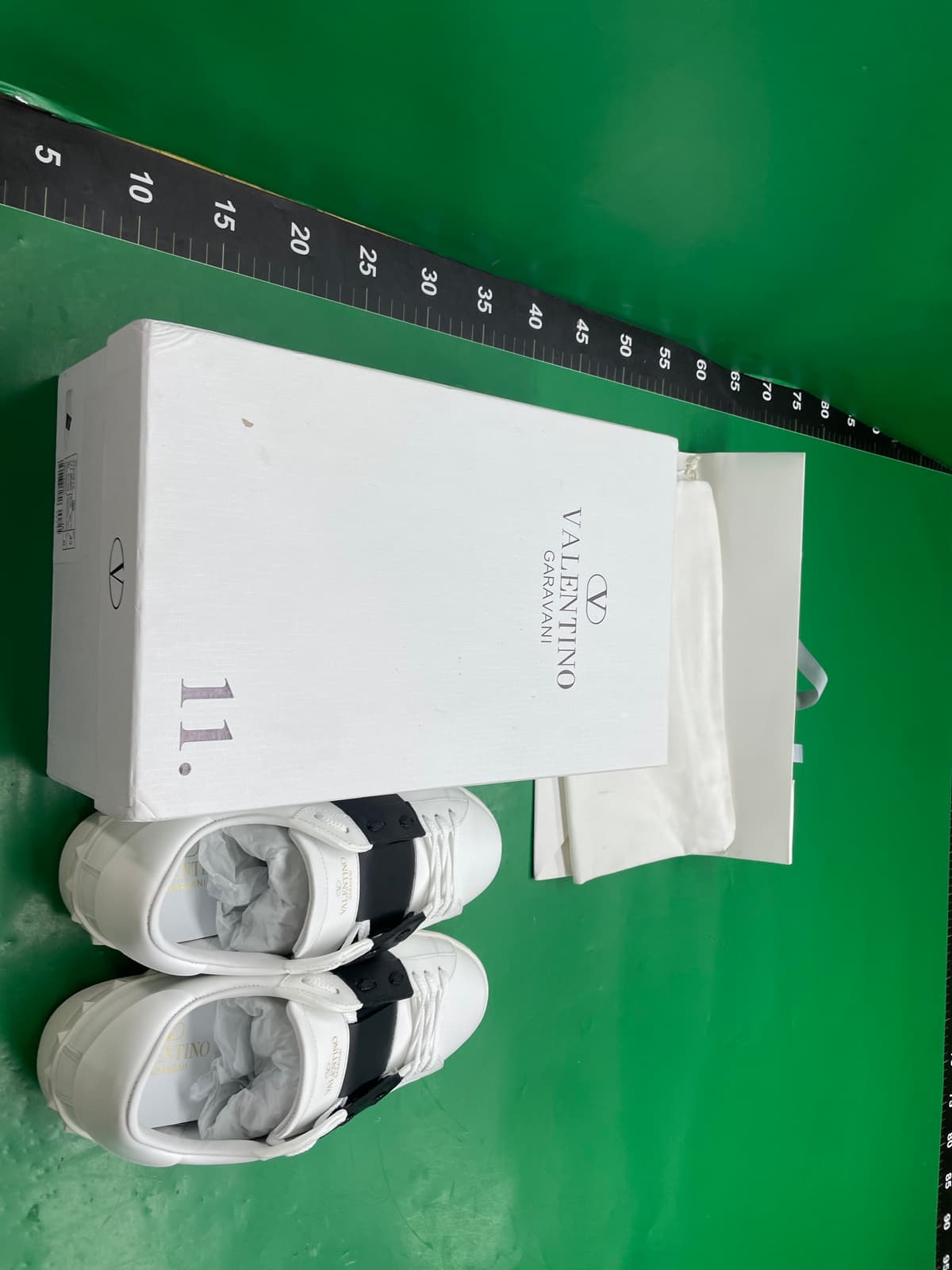 Highly Recommended~ a Must-Have~ Trendy V-Style Studded Lace-Up Sneakers for Couples, Men and Women, Sports and Casual Shoes — miniatura QC 3