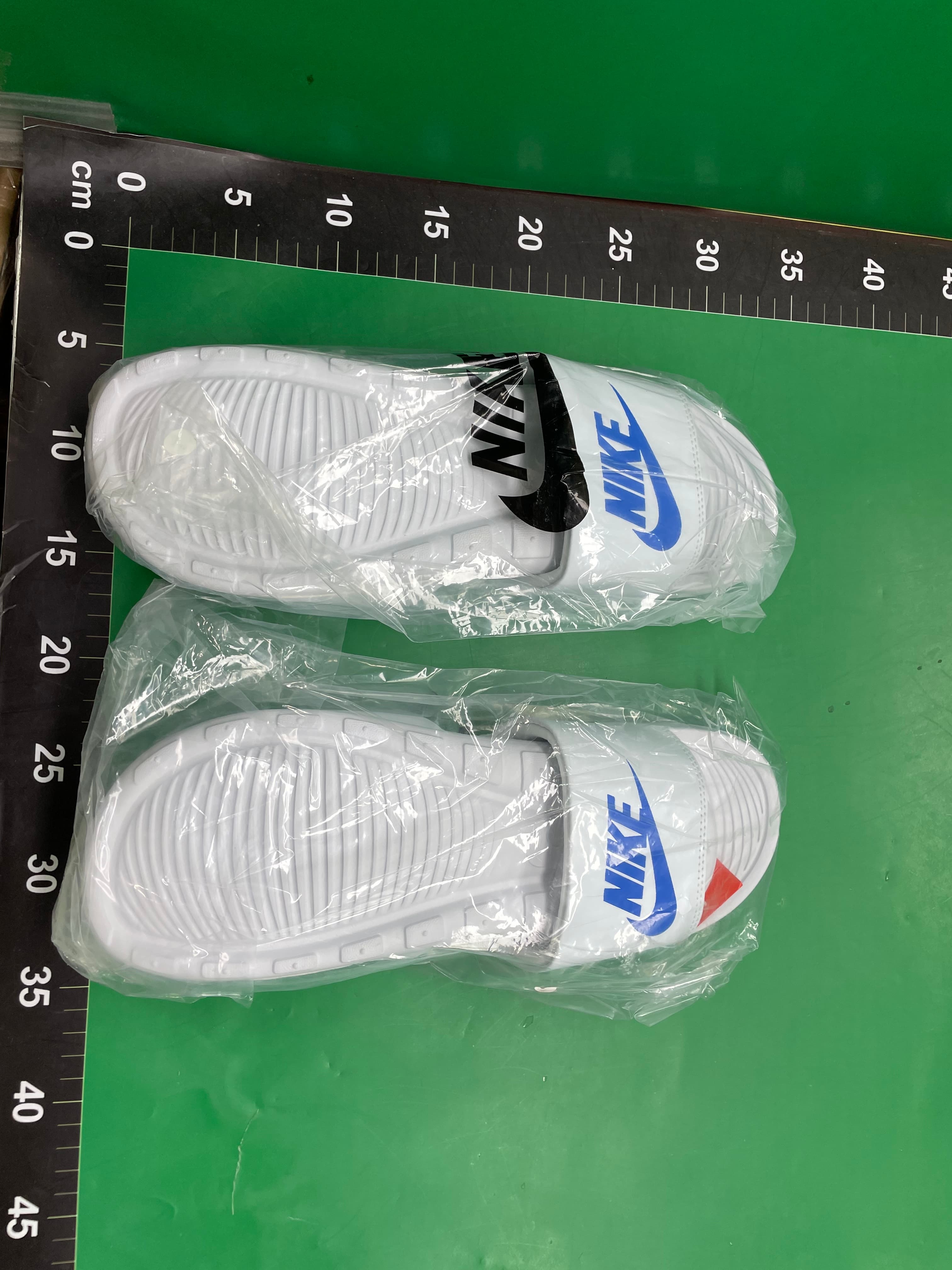 夏季弧形巴洛克棕男女情侣黑白魔术贴飞人拖鞋忍者鸳鸯运动一字拖 — miniatura QC 2