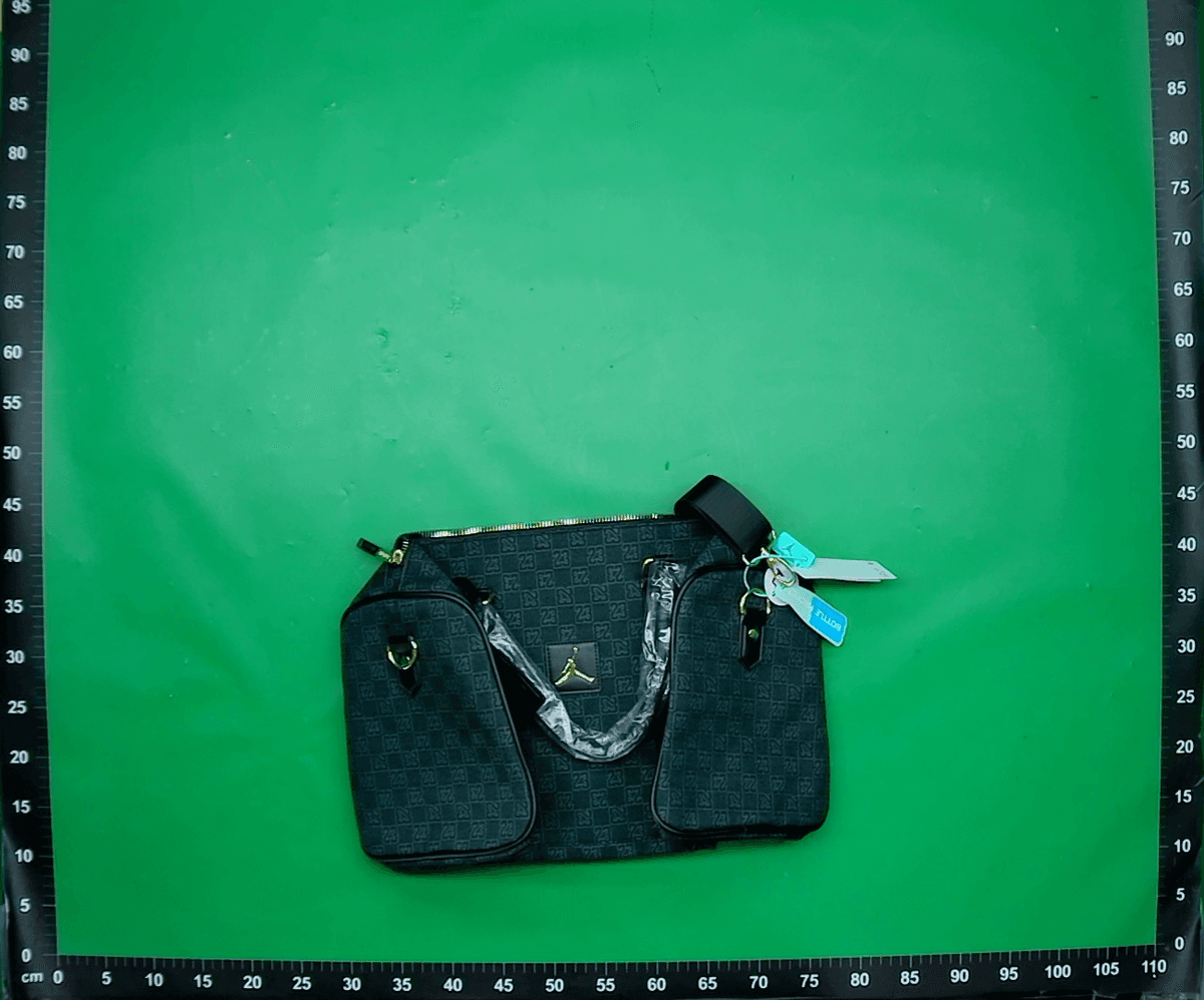 新款aj老花棋盘格织物大容量飞人单肩时尚斜跨手提健身包旅行包 — foto QC 1