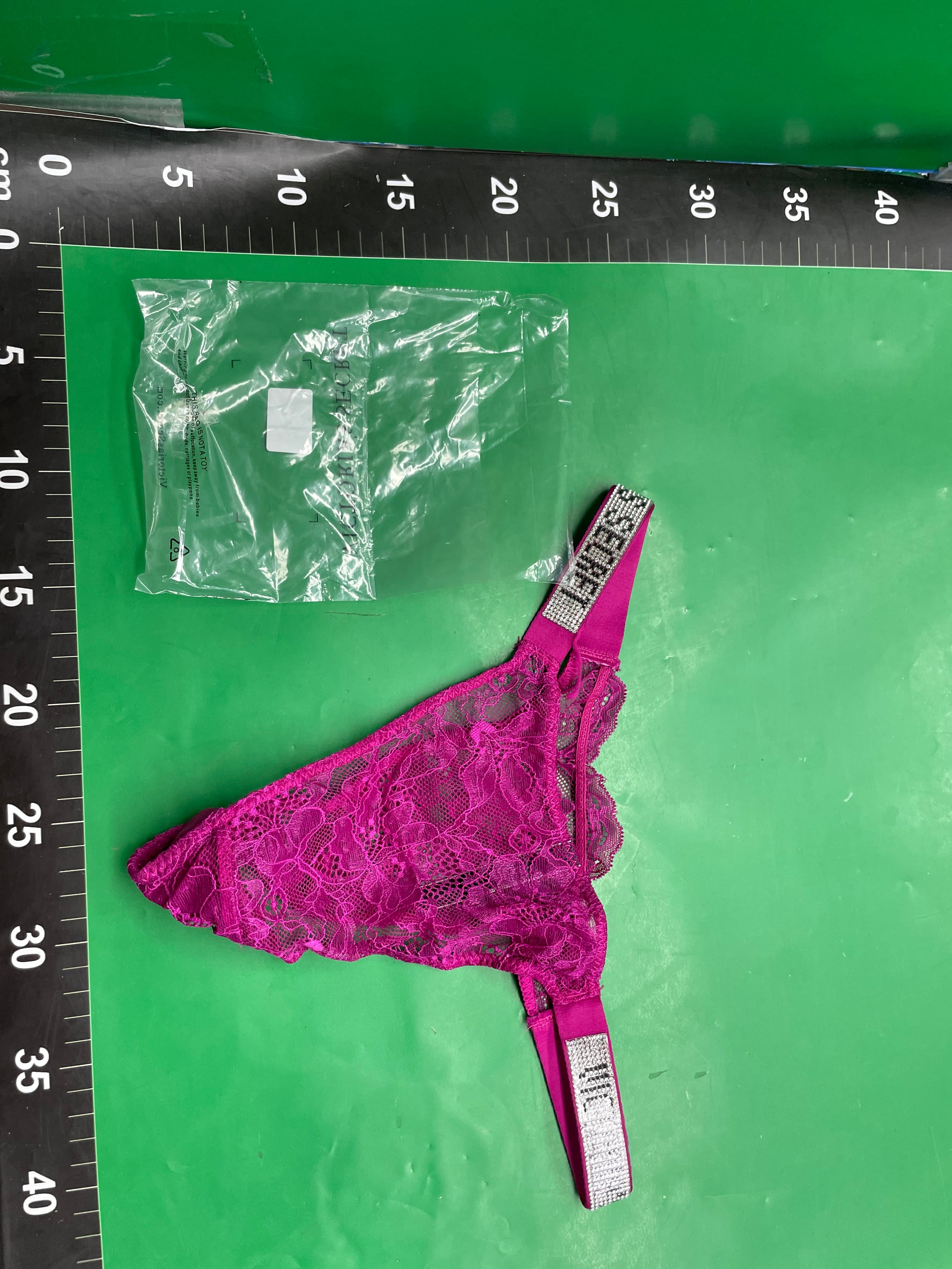 闪耀水钻LOGO丁字裤蕾丝性感内裤女TBACK无痕高腰T字裤包邮黑色 — miniatura QC 4