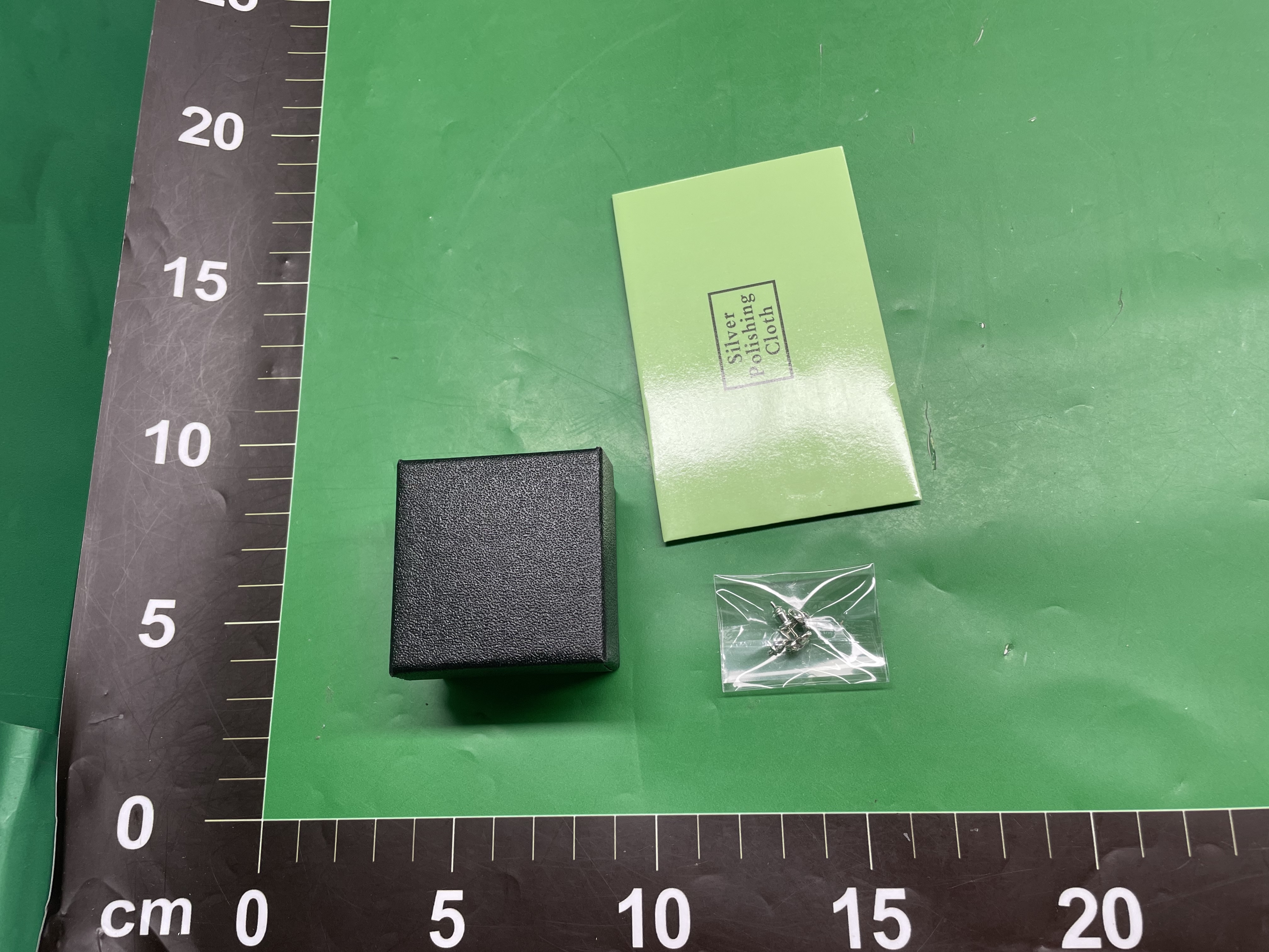 新款潮牌十字架朋克耳钉复古带钻彩钻男女白铜泰银925银针 — foto QC 1