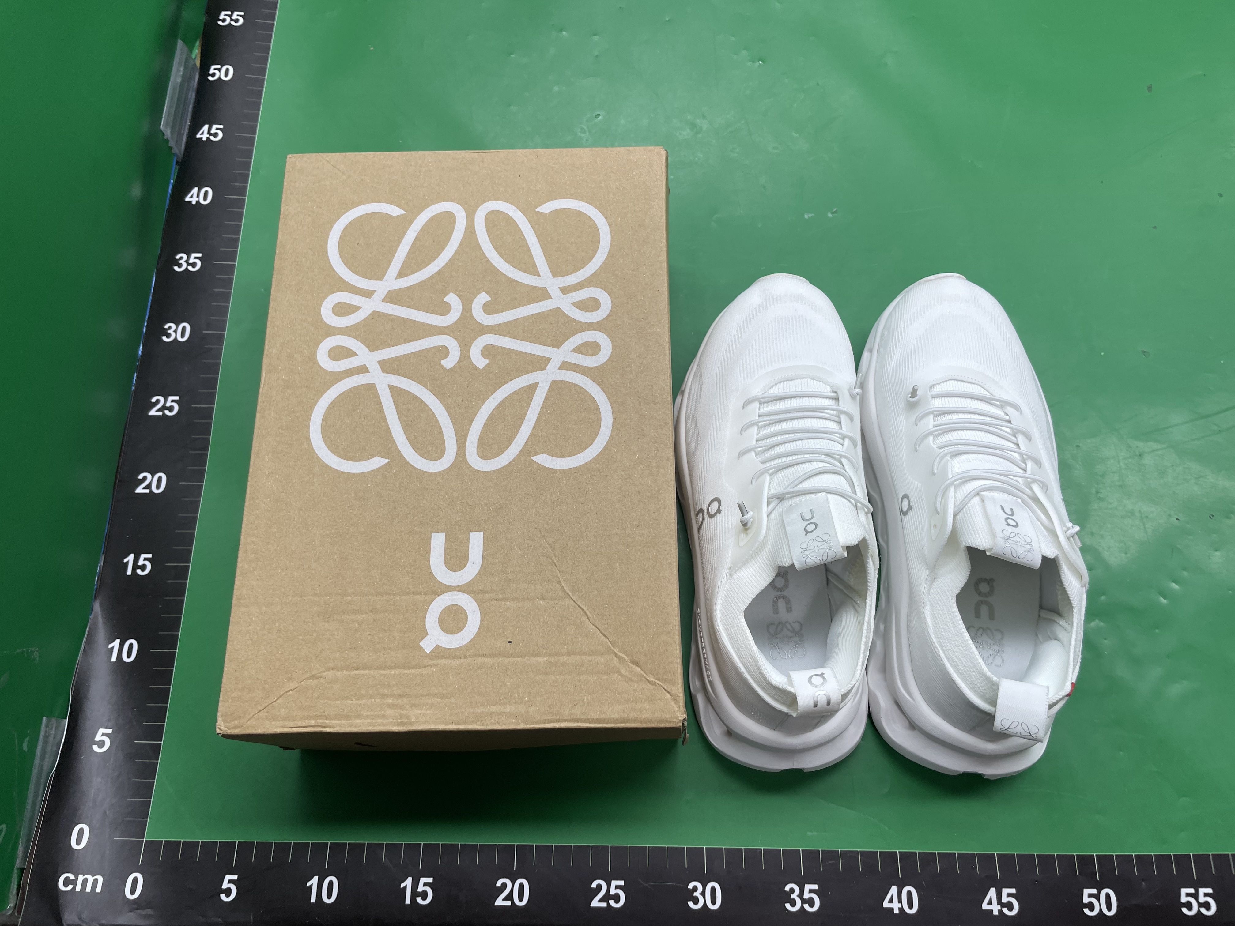昂On跑联名款 CLOUDTILT百搭透气轻便减震跑步轻量男女情侣运动鞋 — foto QC 1