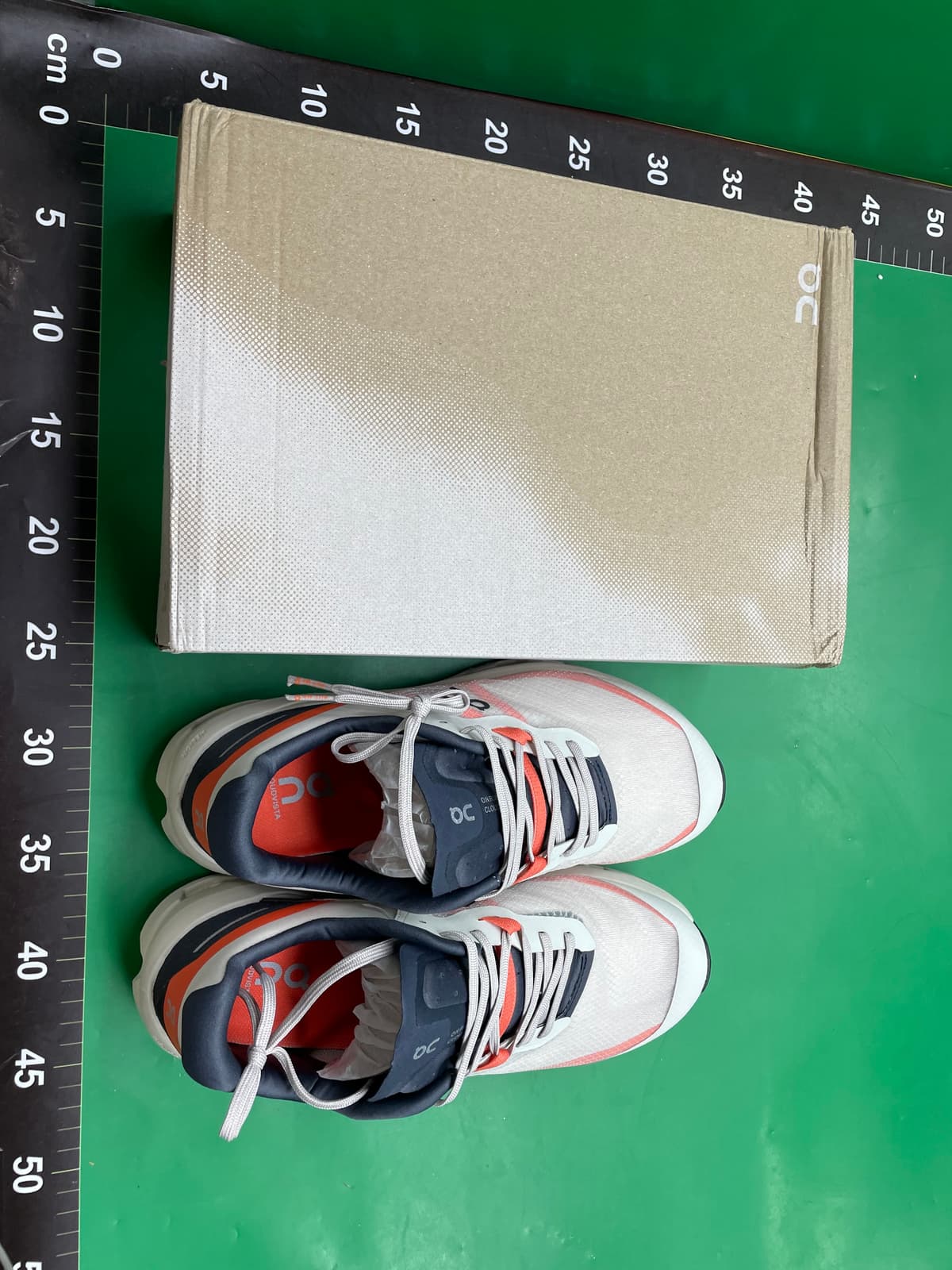 昂On跑徒步登山靴Cloudrock 2 Waterproof春夏男女款新一代防水鞋 — miniatura QC 4