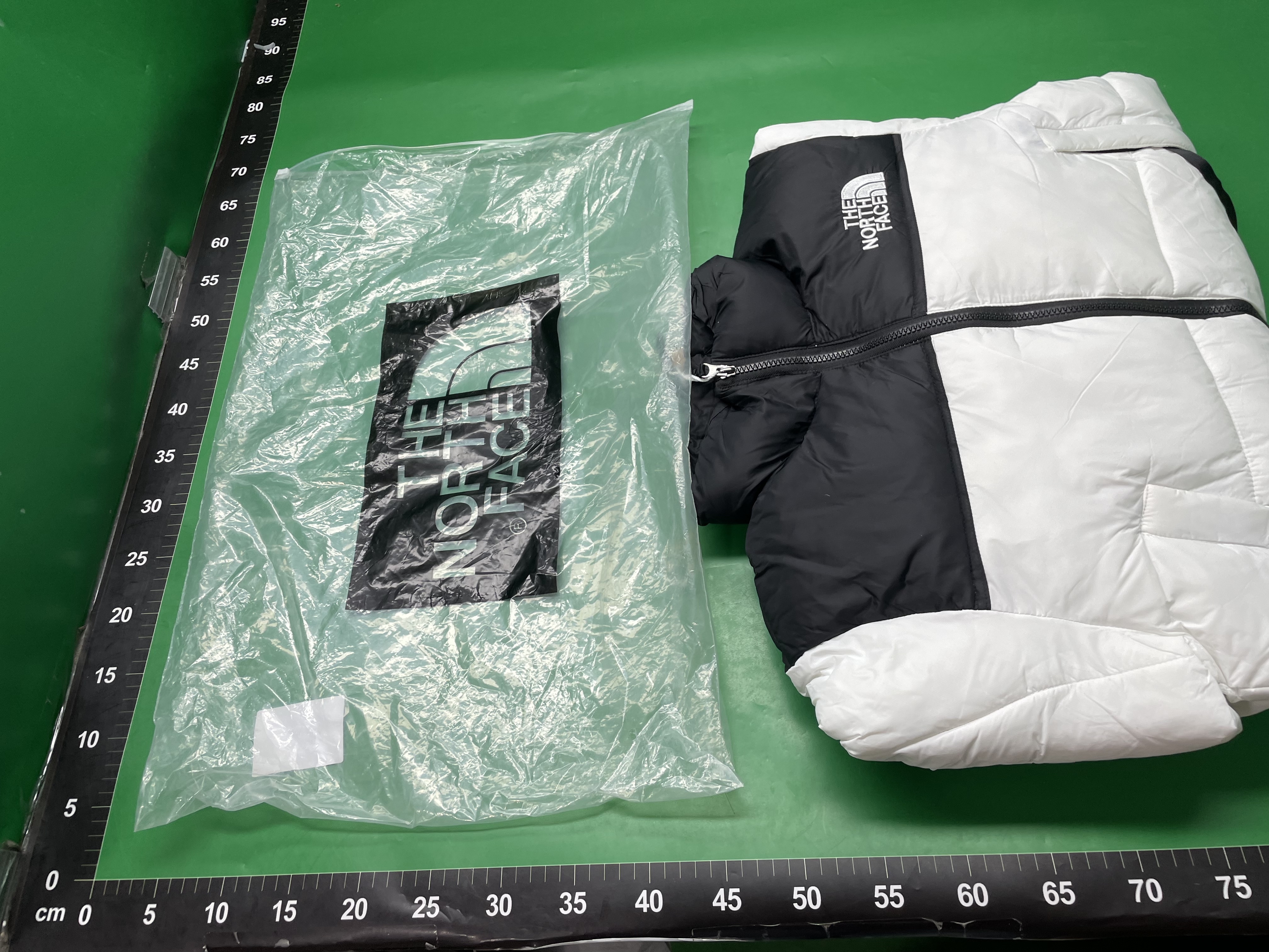 奥莱专供货北家84肯豆短款羽绒棉服女面包服防水显瘦保暖秋冬通勤 — foto QC 1