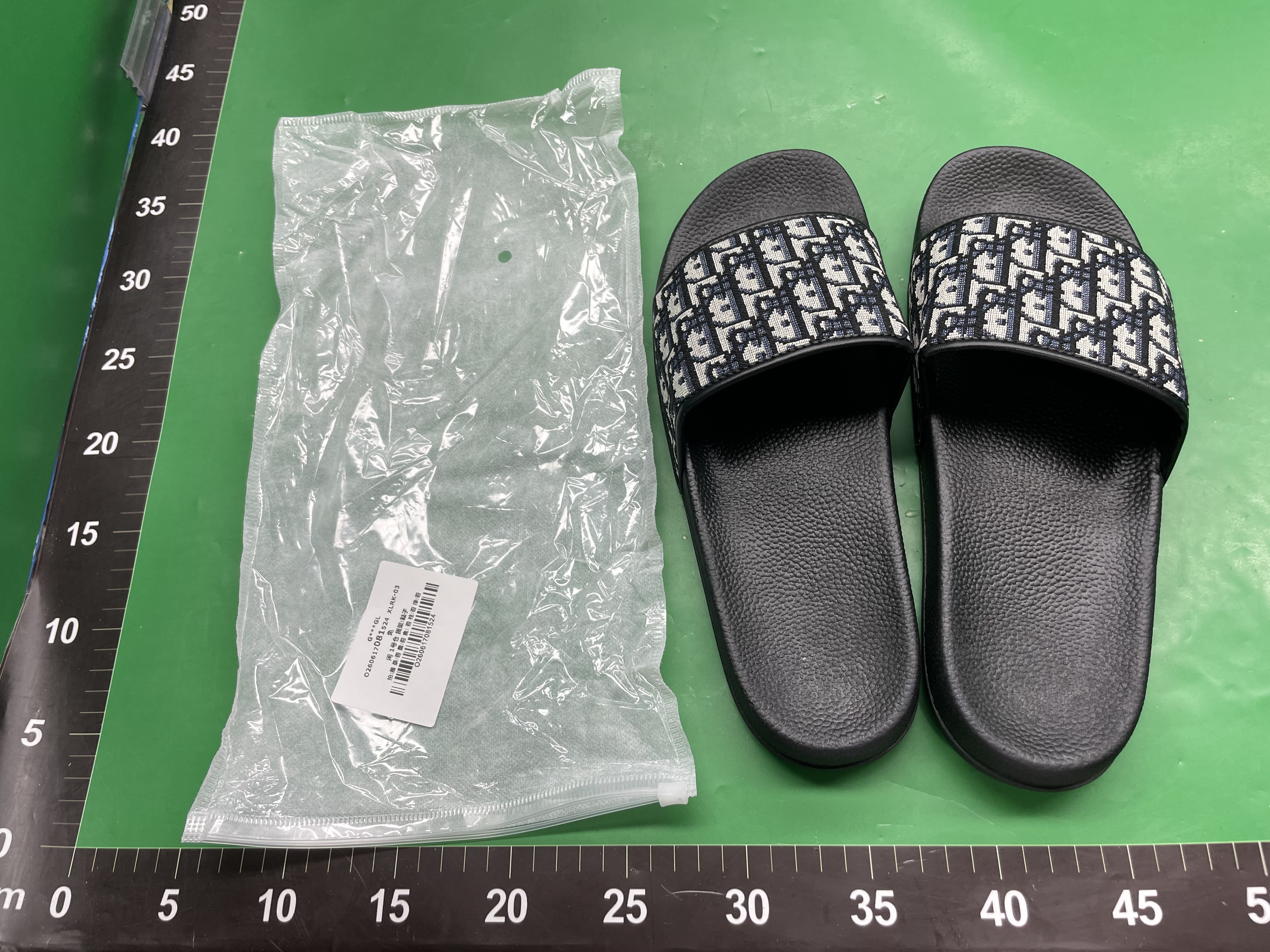 2025欧洲站夏季新款情侣拖鞋男女欧美一字外穿高端拖鞋男 — foto QC 1