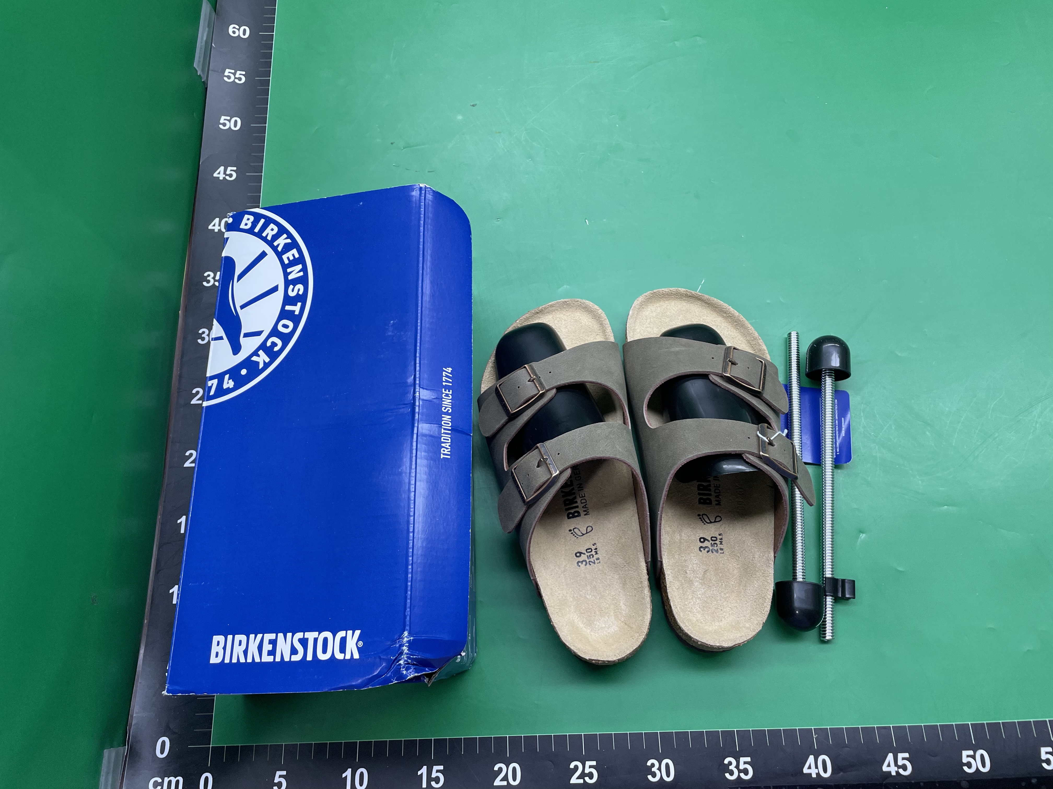Boken Outdoor Slippers with Cork Soles, Summer Double-Strap Sandals, Slippers for Men and Women, Outdoor Flat Sandals, Correct Letter Shoes — miniatura QC 2