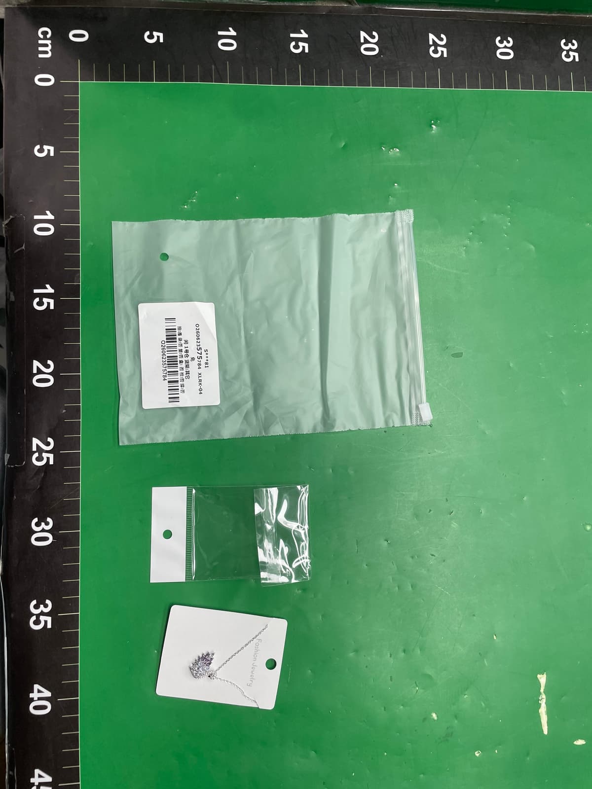 黑天鹅简约百搭新款韩国女生吊坠项饰渐变炸毛鸭锁骨链项链批发 — miniatura QC 2