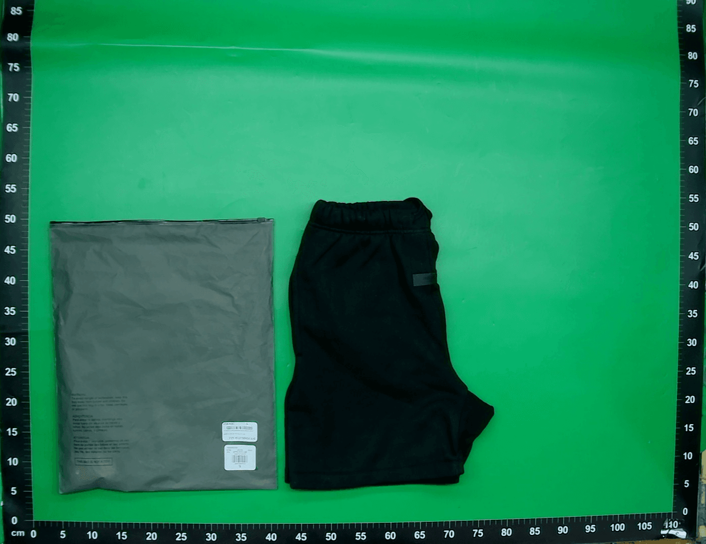 ss22-Essentials小标植绒薄款五分短裤SHORT — miniatura QC 6