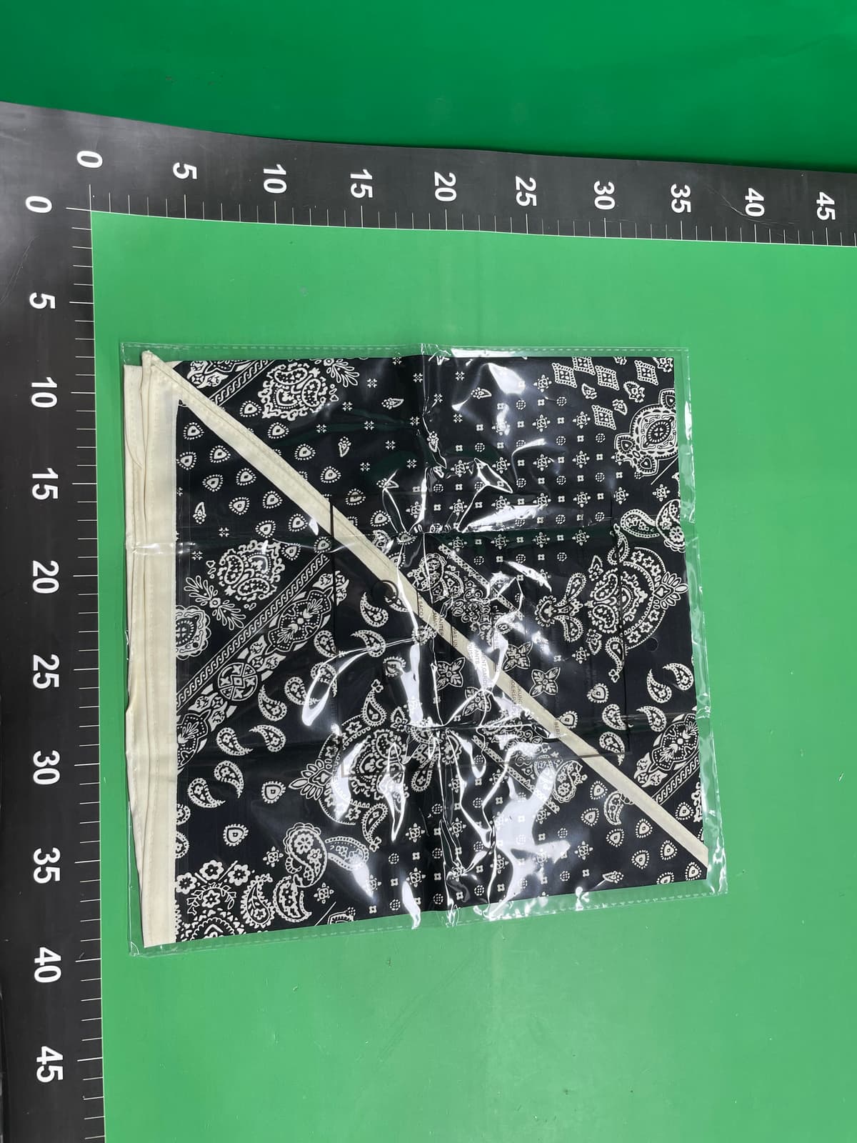 夏季氛围感穿搭头巾斜纹绸仿真丝凉感斜角巾腰果印花女三角形丝巾 — foto QC 1