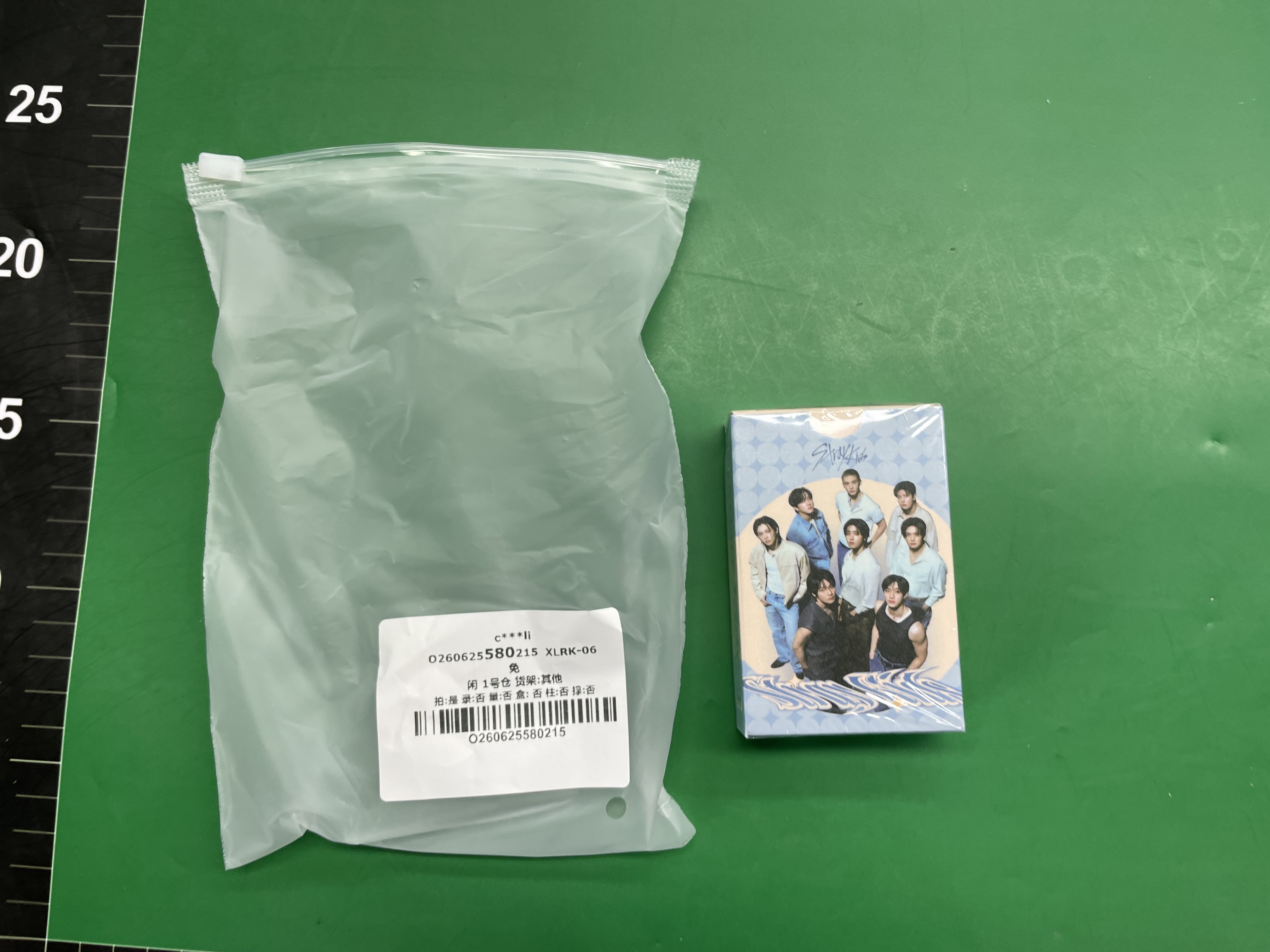 kpop明星周边专辑自印小卡seventeen写真aespa女团gidle镭射卡片 — miniatura QC 2