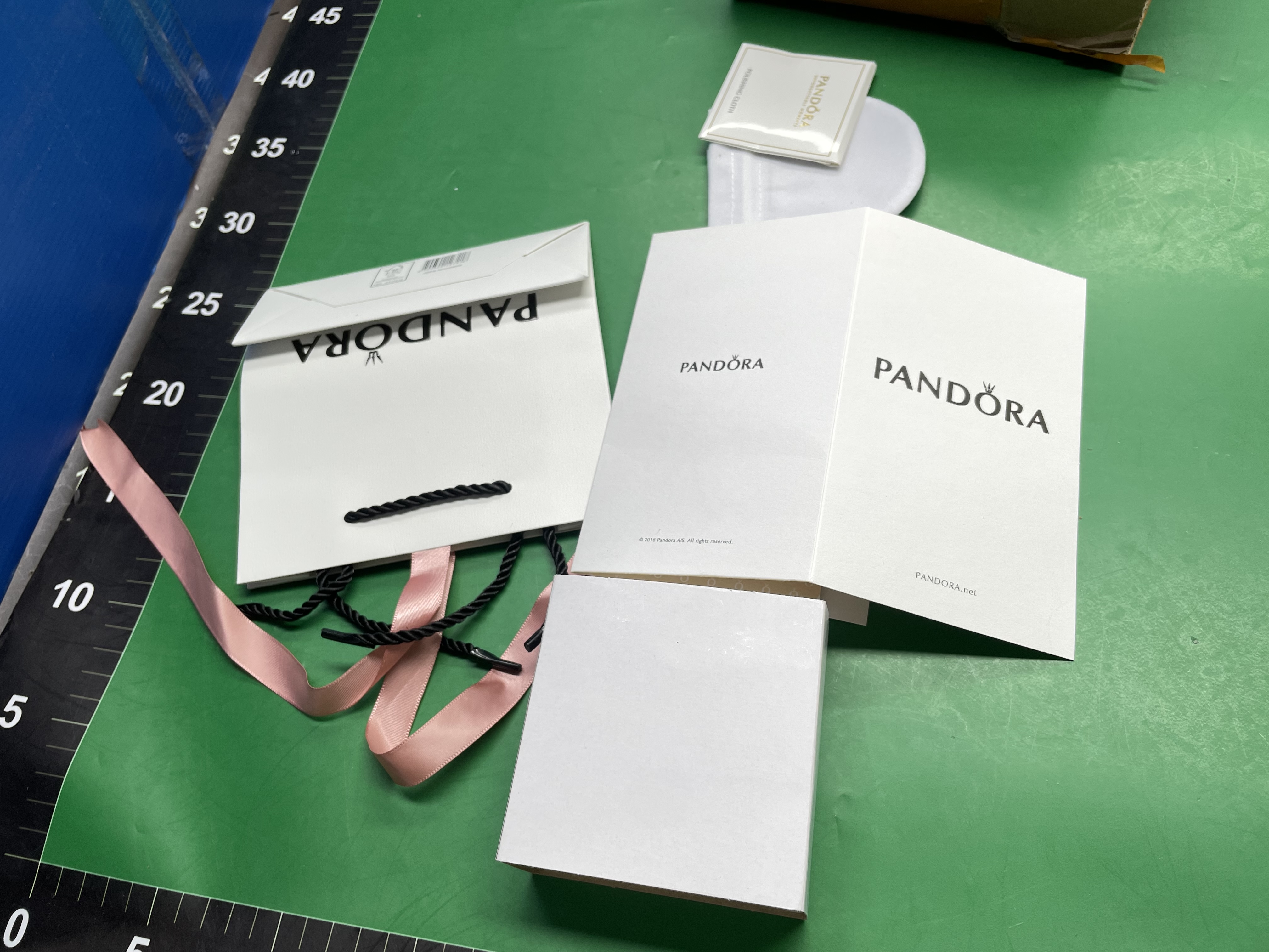潘家饰品原版经典款包装礼袋六件套手镯手链盒擦银布说明书绒布袋 — foto QC 1