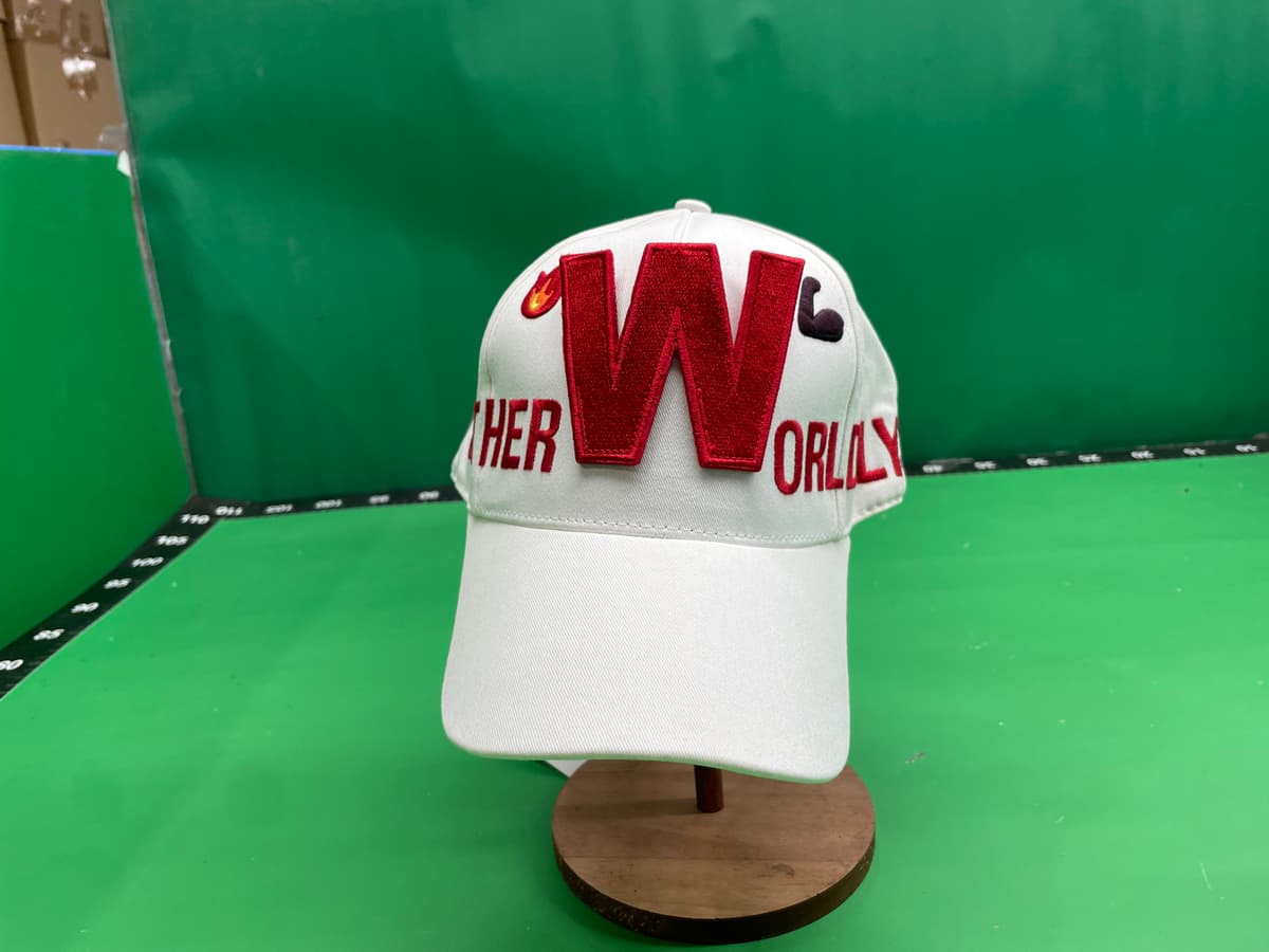 Walter Van Beirendonck彩虹外星人立体棒球帽W字母刺绣鸭舌帽子 — foto QC 1