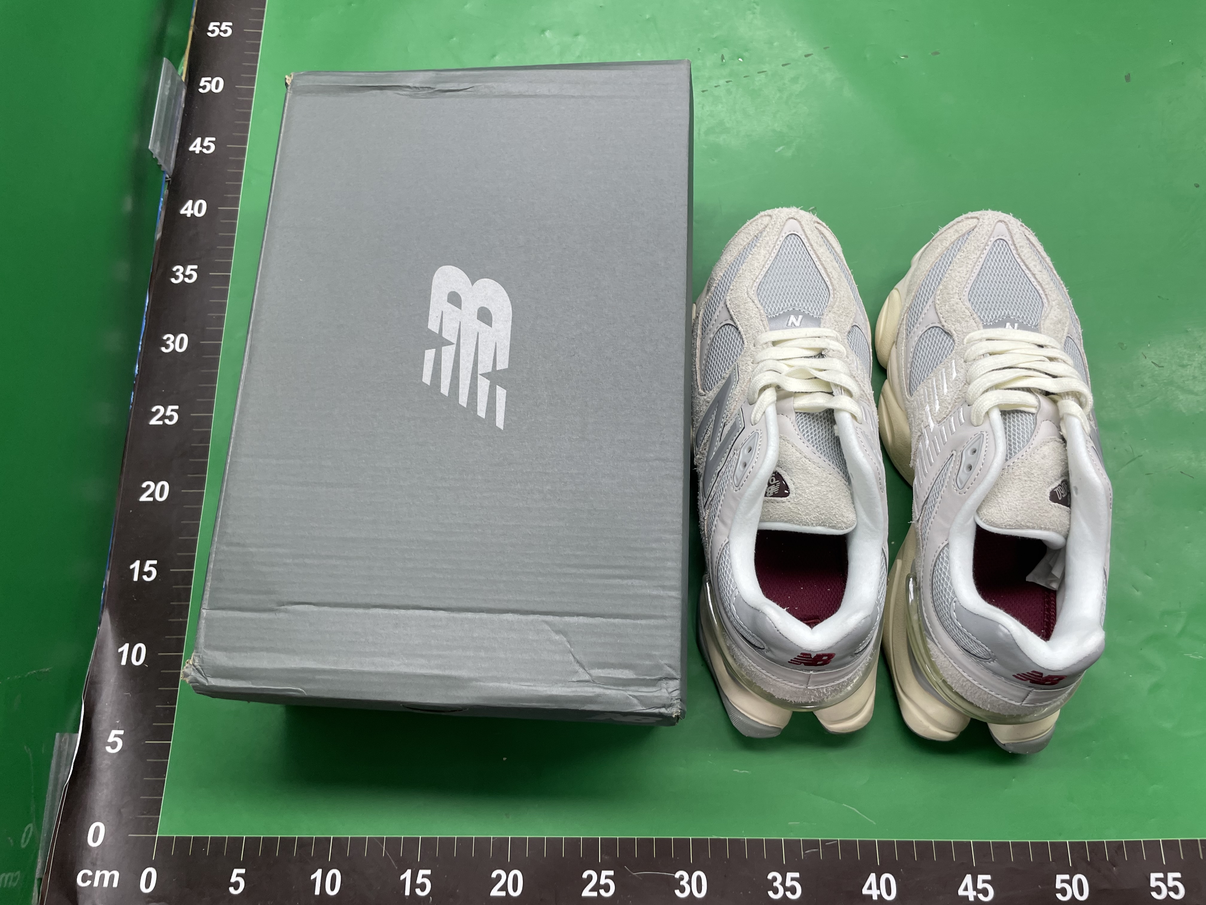 莆田麂皮头层皮莆田nb9060联名款 元祖灰复古休闲运动慢跑鞋 — foto QC 1
