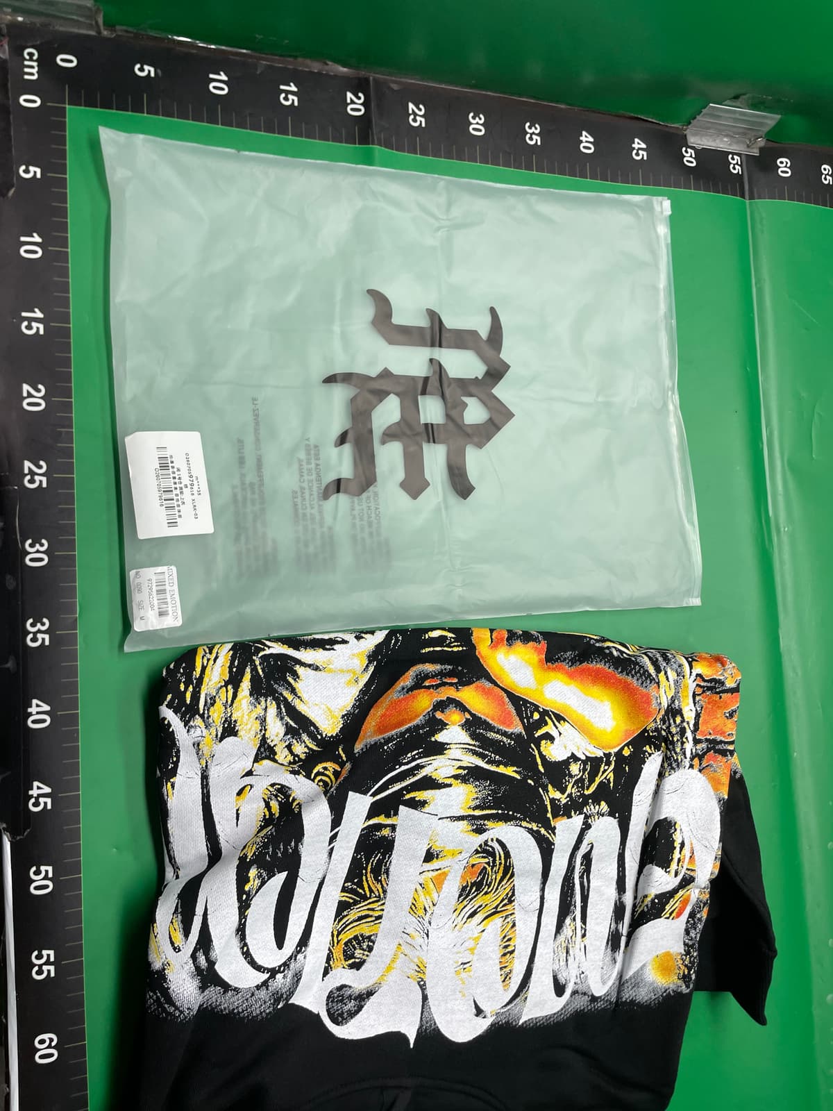 Trendy and Fashionable Children's Hoodie with Bow and Arrow Design, Rhinestone Letter Print, and Logo, Long-Sleeved Sweatshirt — foto QC 1