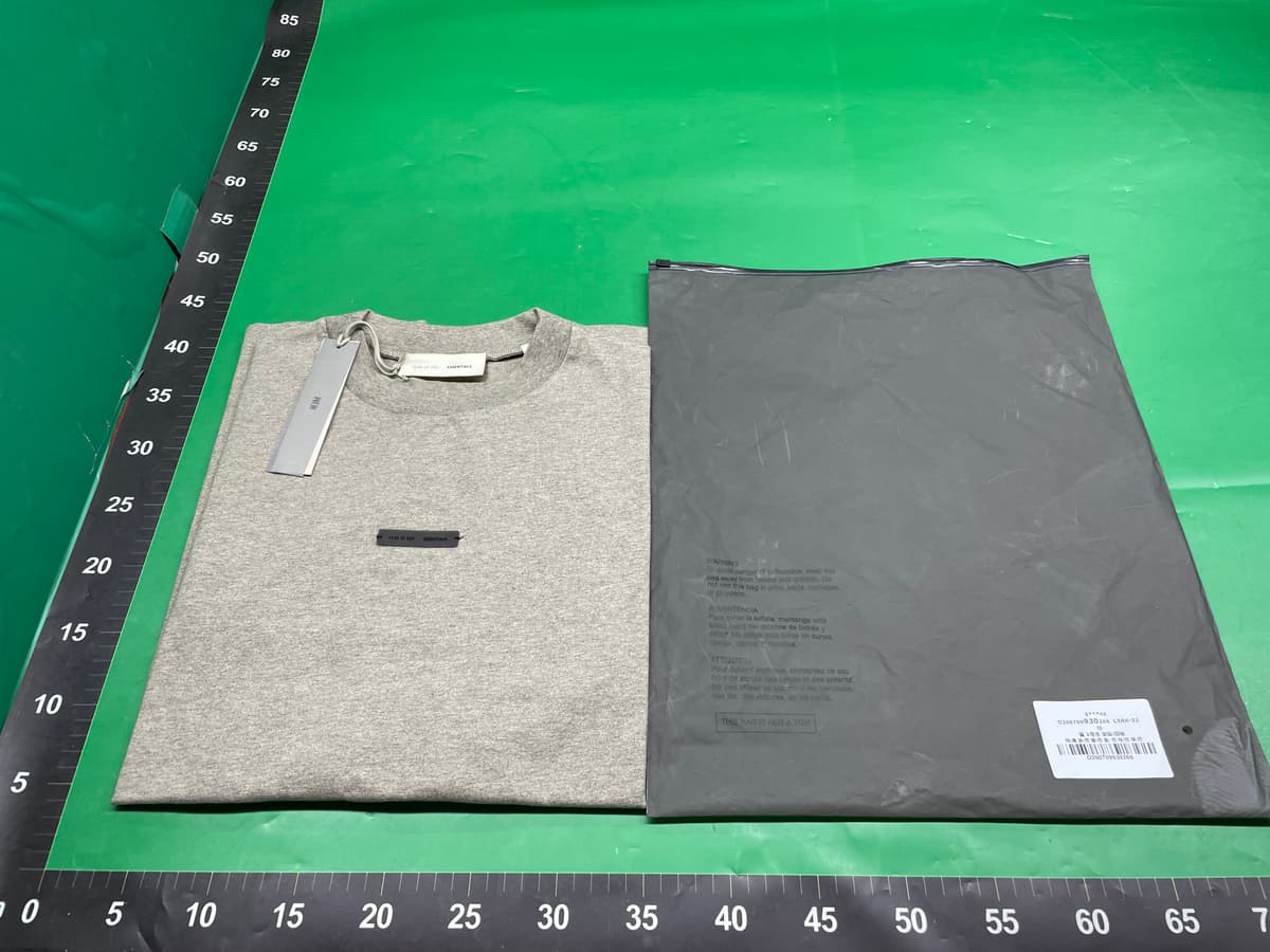 复线 ESSENTIALS 美式小众高街潮牌春夏宽松短袖T恤男女同款 — miniatura QC 2