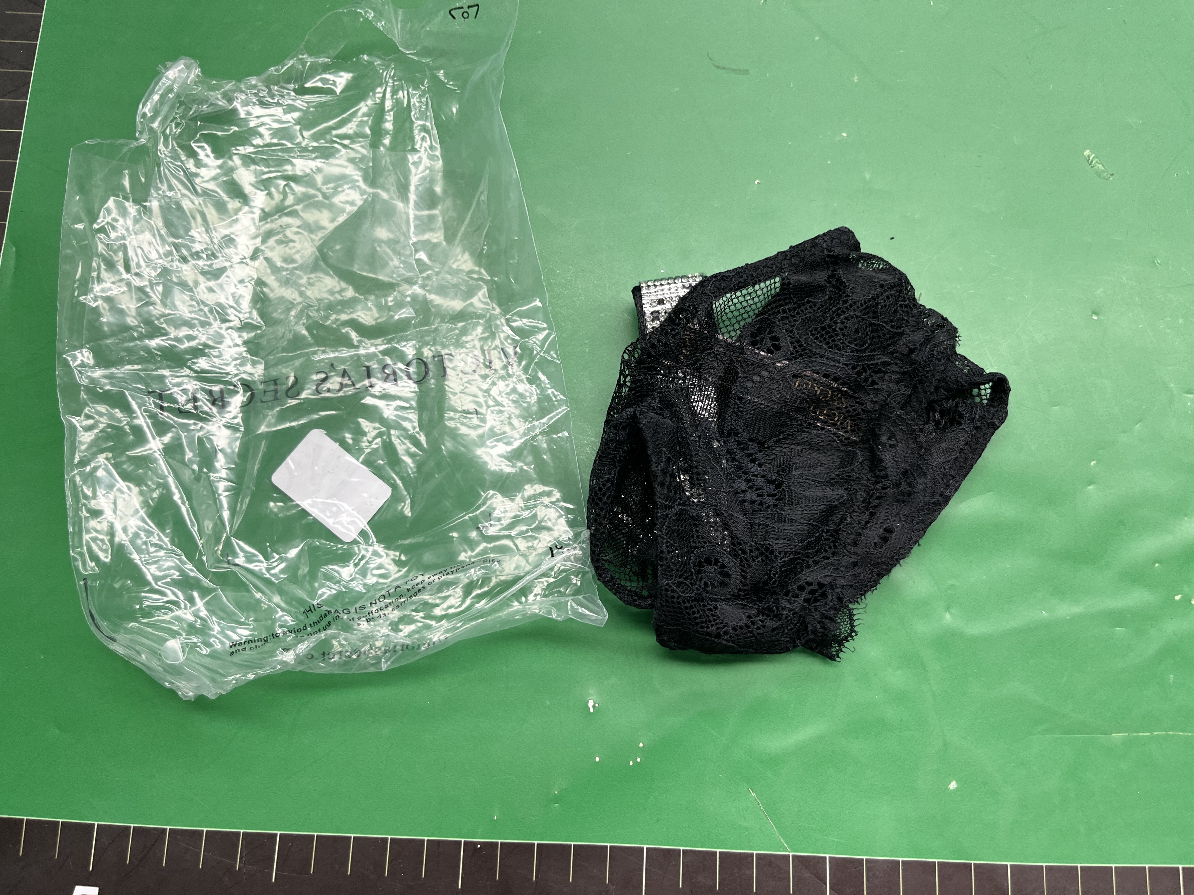 经典款内裤高腰水钻蕾丝三角裤丁字裤网红爆款外露腰维多同 — miniatura QC 2