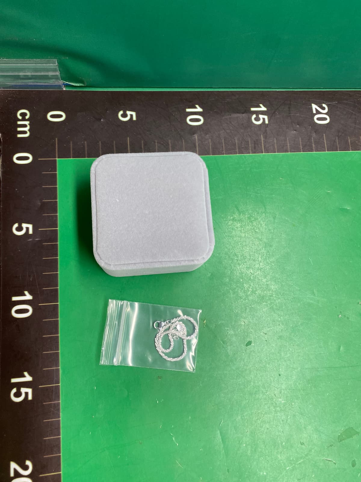 波光粼粼手链女生轻奢小众设计感精致简约百搭高级感闺蜜手链素链 — foto QC 1