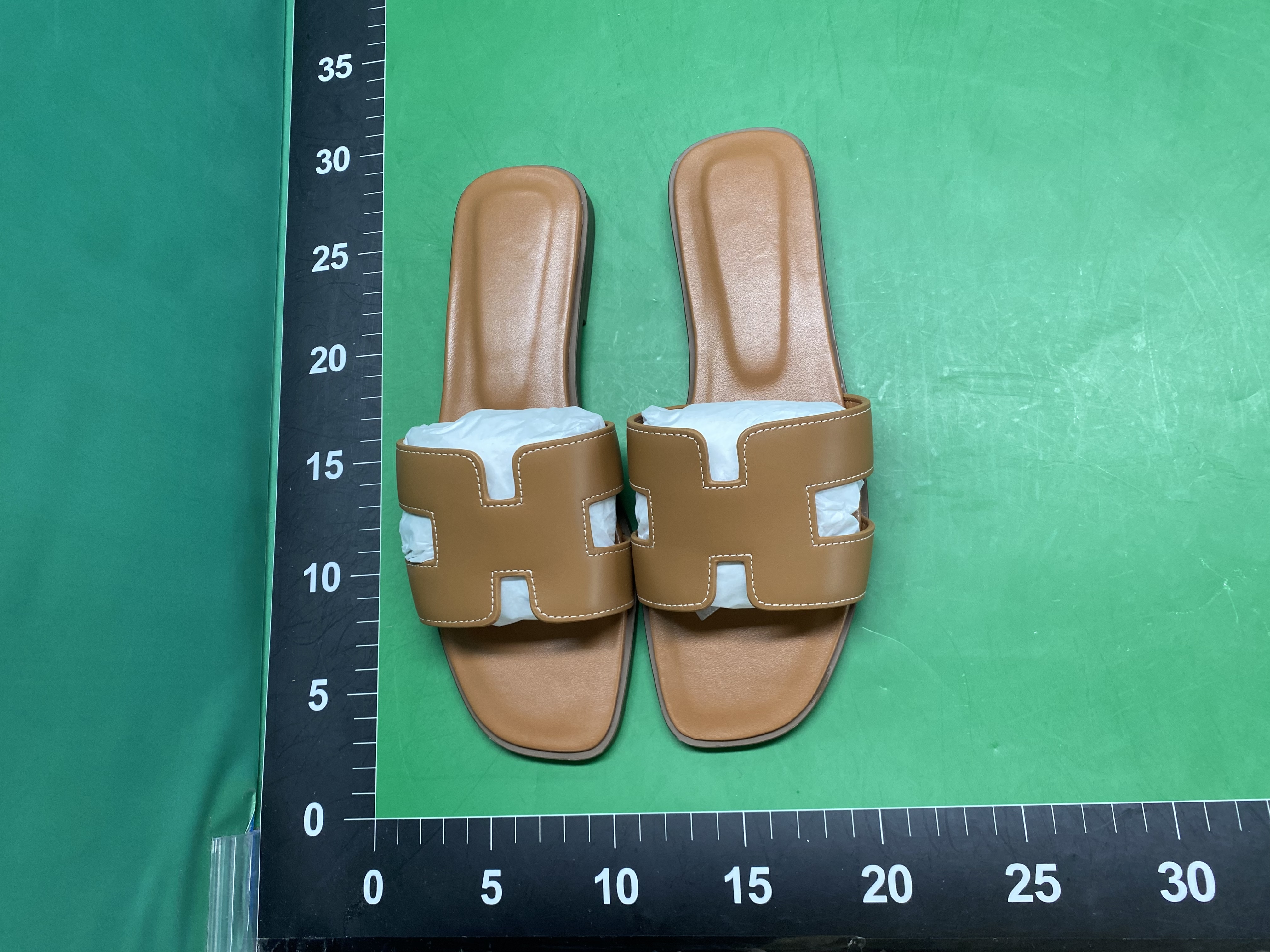 女款平底一字带拖鞋凉拖经典时尚百搭防滑软底旅游沙滩外穿凉拖鞋 — foto QC 1