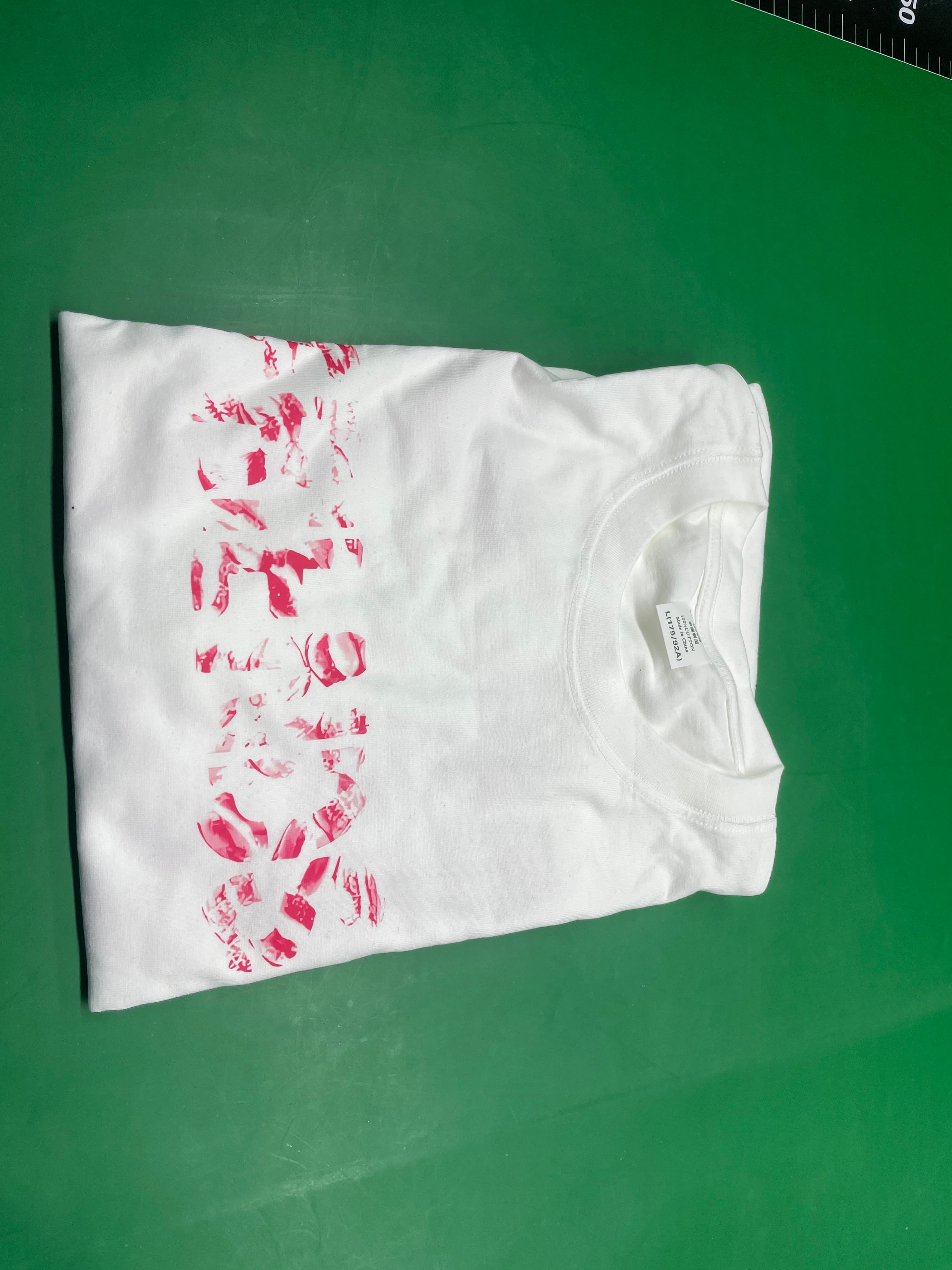 外单VLONE FOG潮牌大V字母Logo樱花短袖素描刺绣唇印涂鸦印花T恤 — foto QC 1