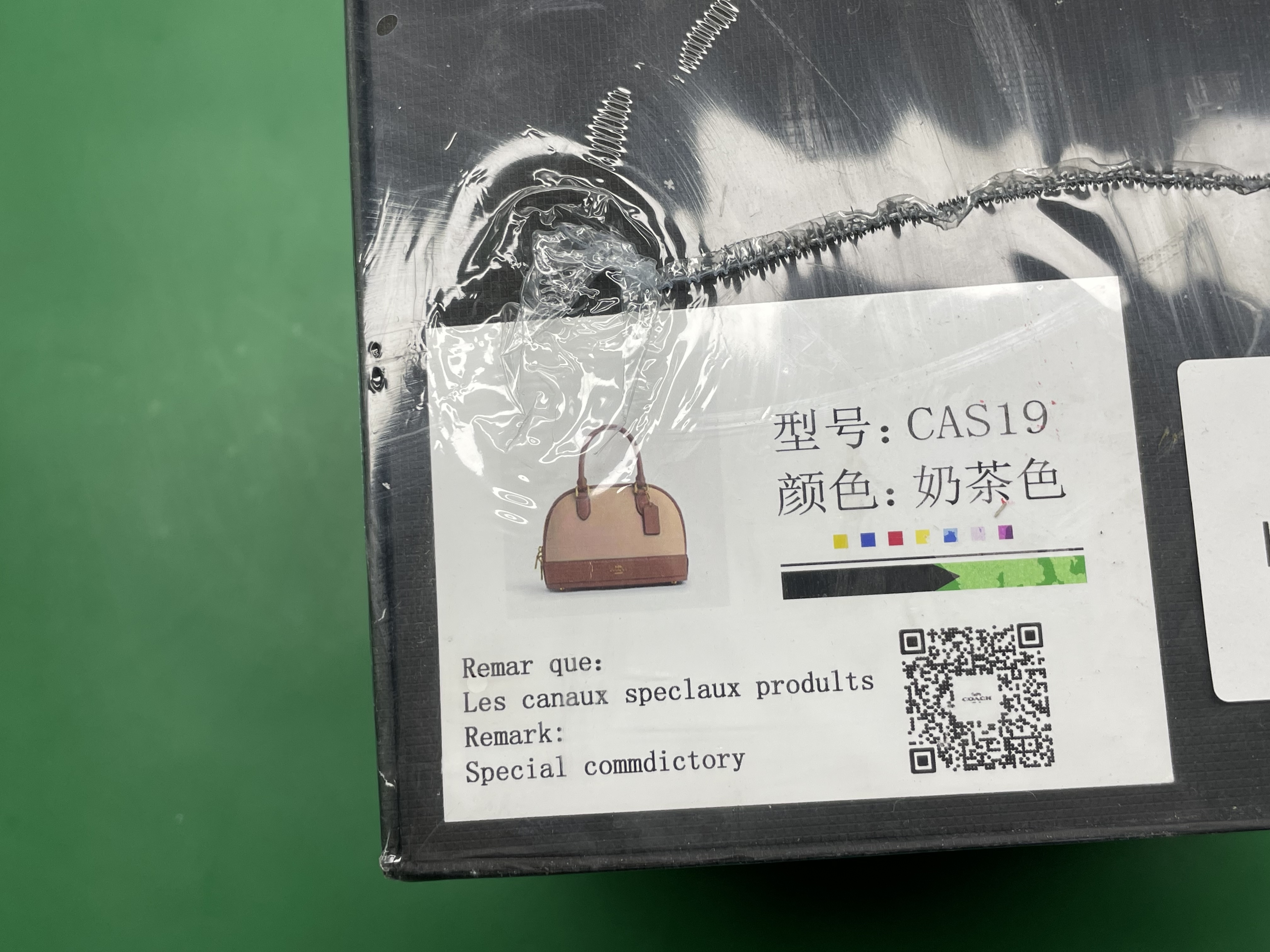 2025休闲新款牛皮邮差包真皮softy padded保龄球复古相机斜挎女包 — foto QC 1