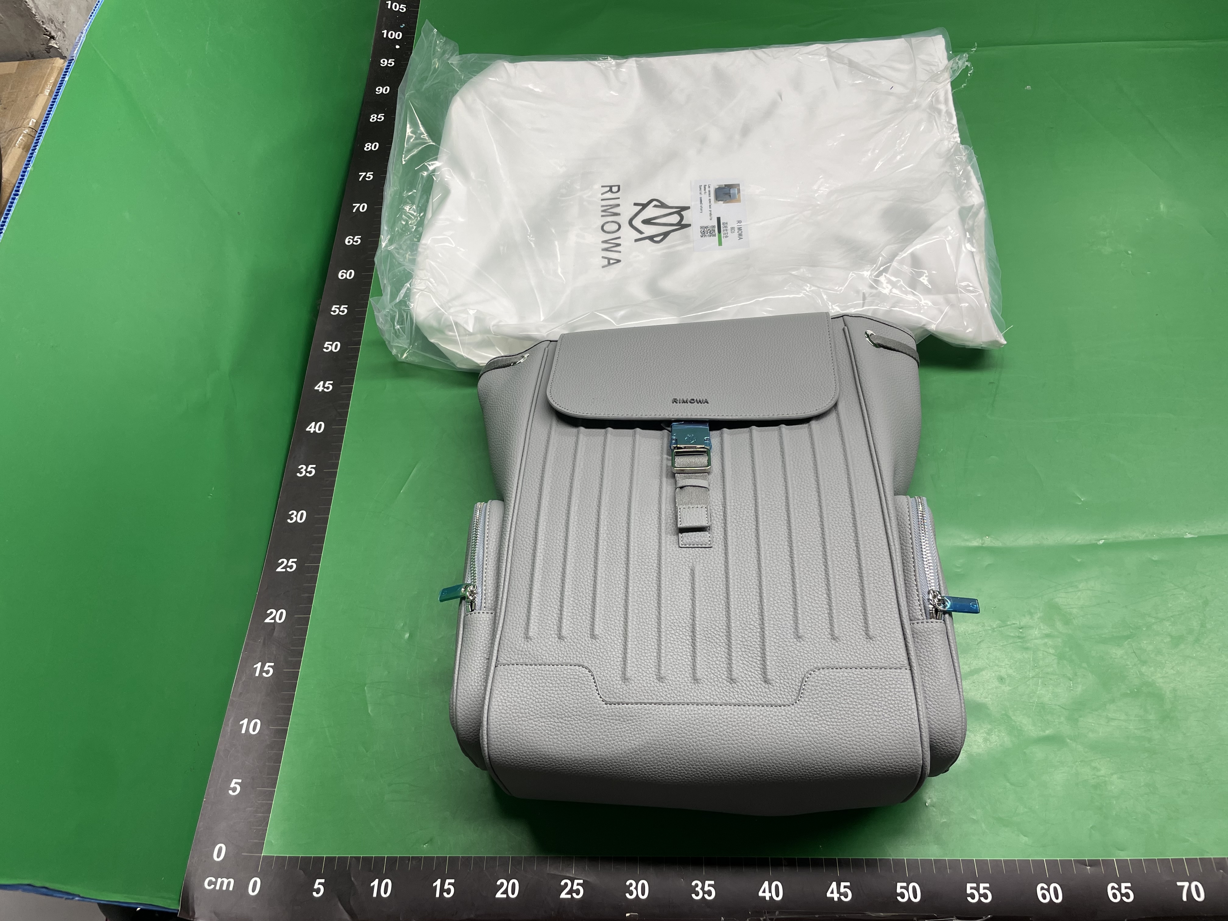 R家新款同款双肩包明星超纤背包书包通勤轻便荔枝纹商务通勤锁扣 — miniatura QC 2