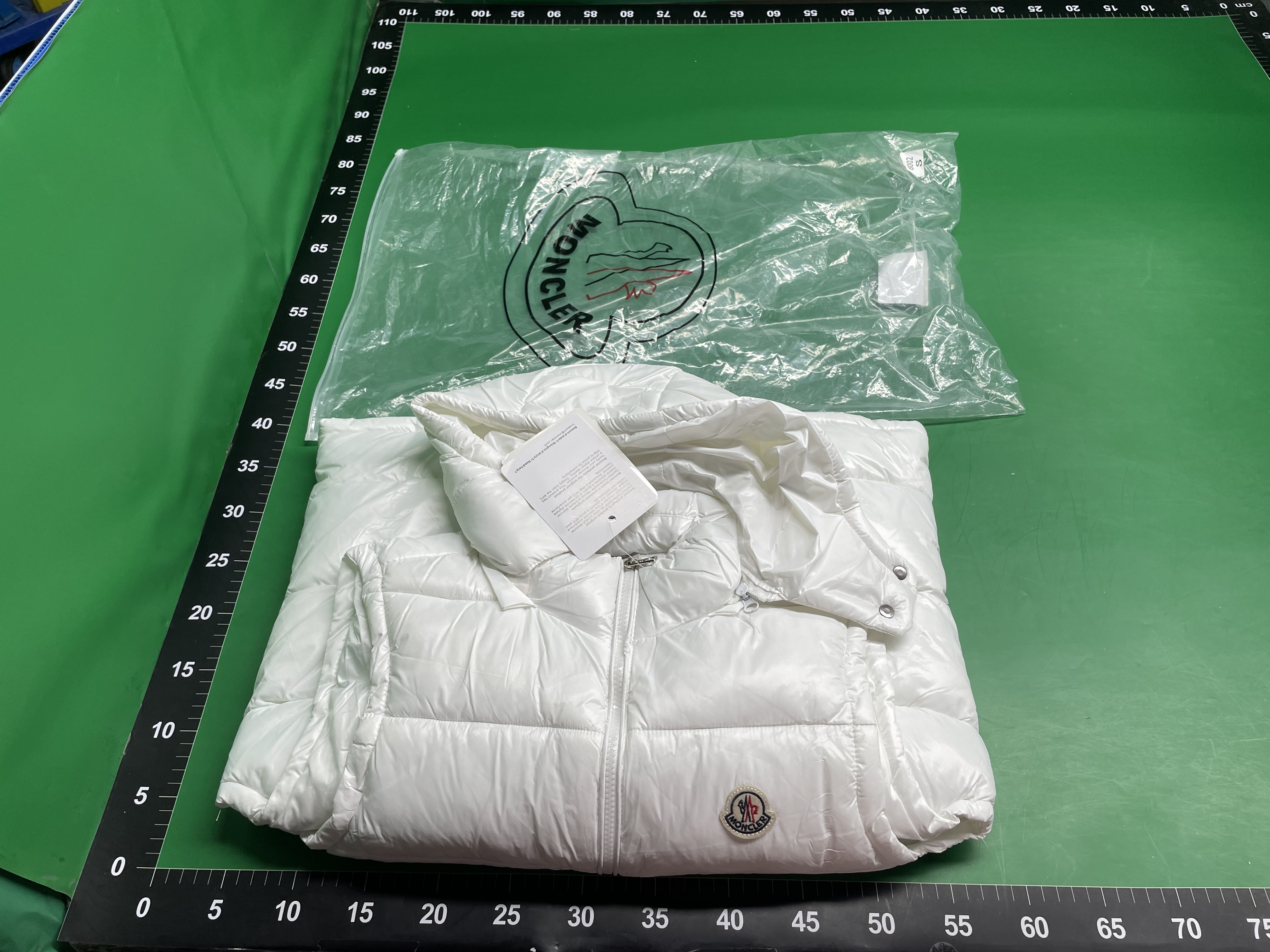 跨境男女款蒙家玛雅马甲经典亮面棉服马甲面包服舒适保暖防寒外套 — miniatura QC 6