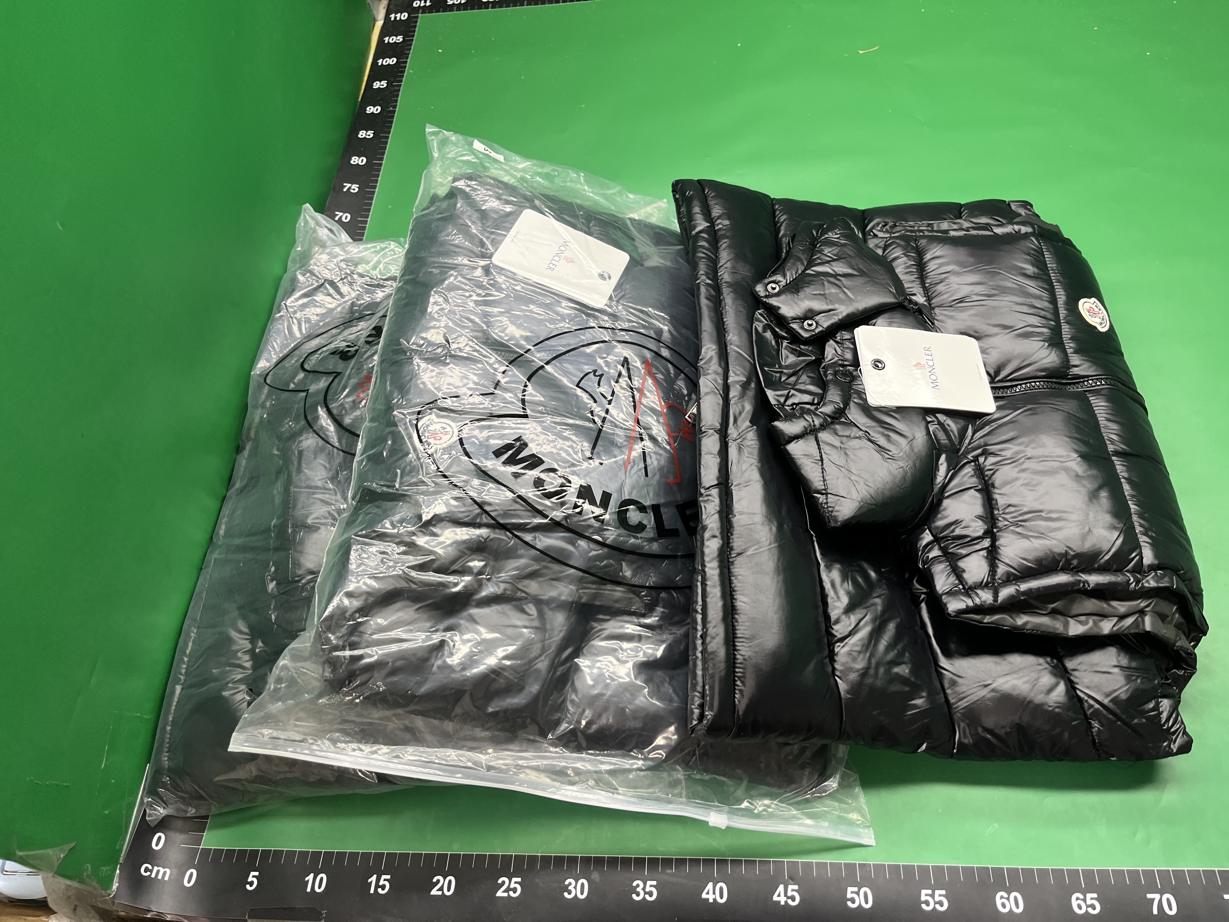 跨境男女款蒙家玛雅马甲经典亮面棉服马甲面包服舒适保暖防寒外套 — miniatura QC 5