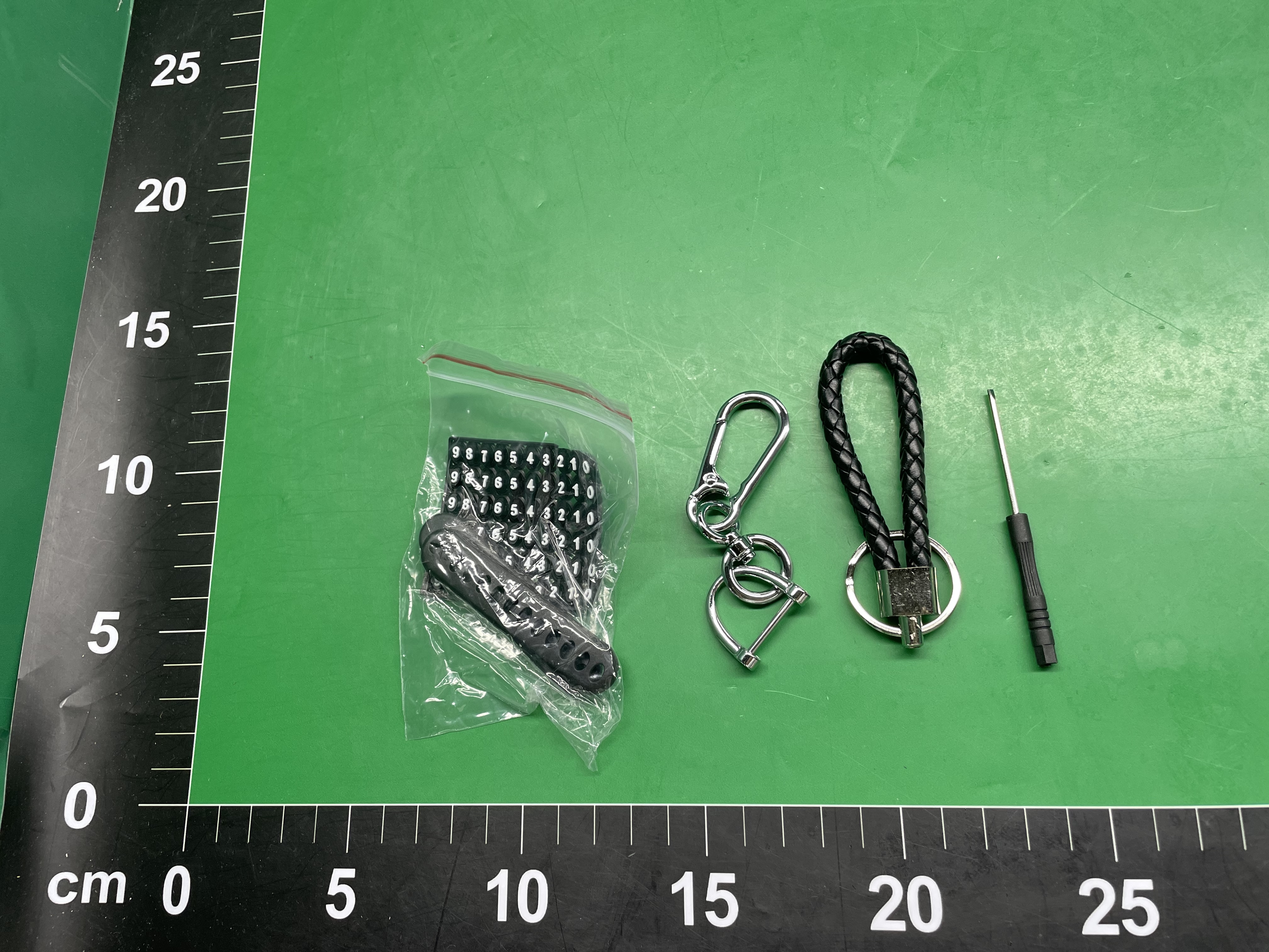 创意手工编织皮绳汽车钥匙扣 钥匙圈塑料皮革情侣挂件 — foto QC 1
