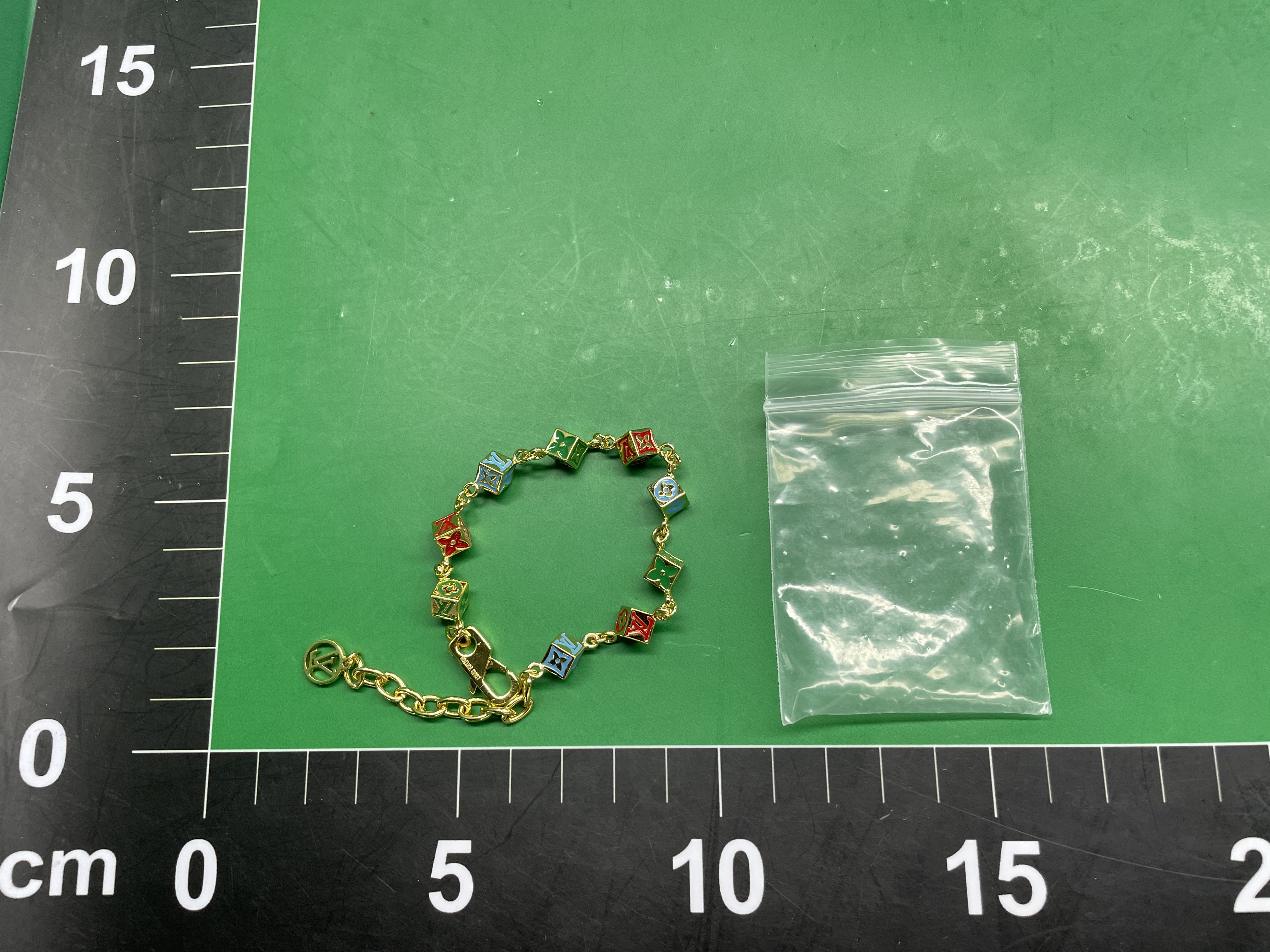 驴家V字母手链欧美跨境女款轻奢小众风高级感个性百搭设计手饰 — miniatura QC 2