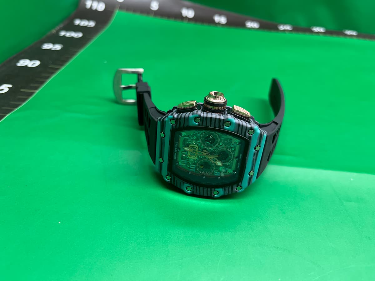 理查德外贸新款欧式间纹元素百搭石英多功能扫秒日历手表现货批发 — miniatura QC 2