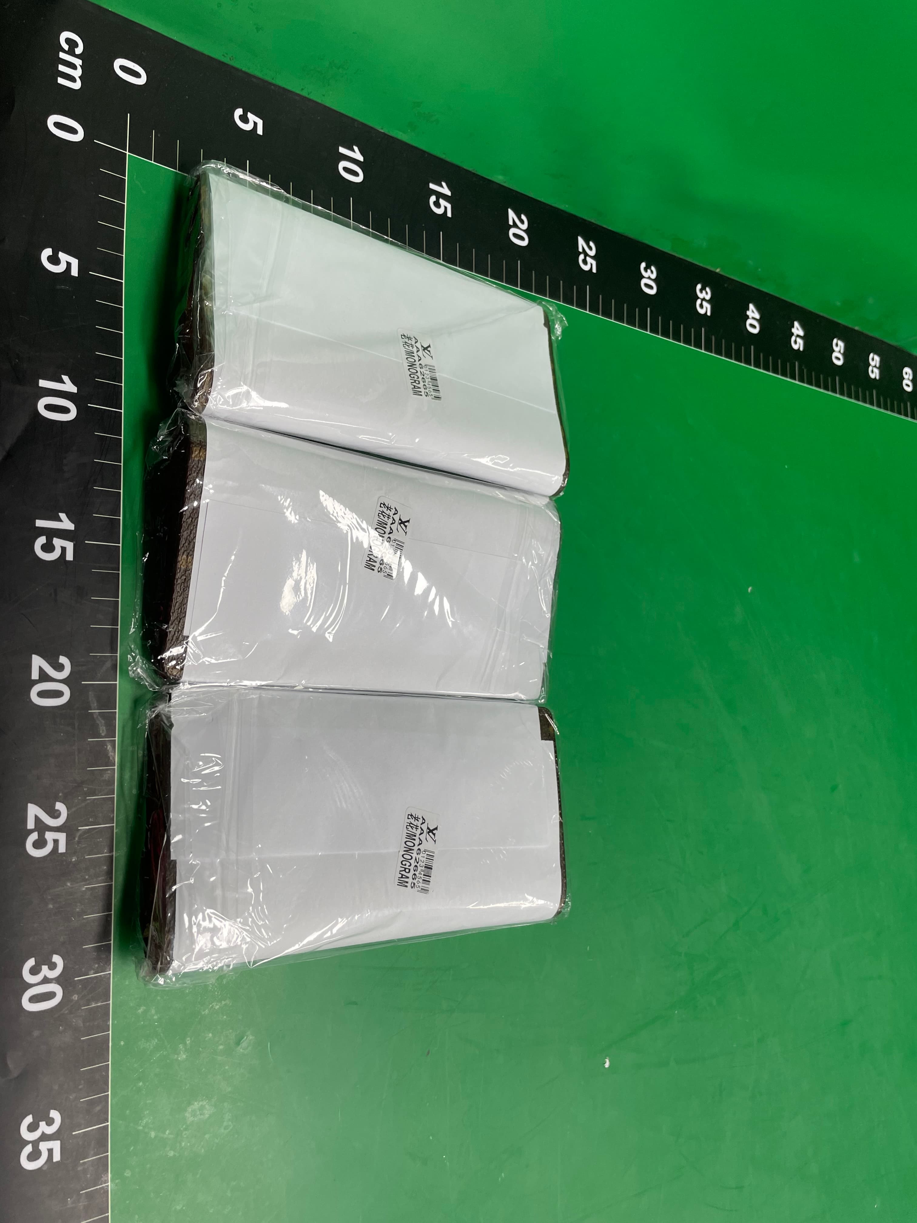 女通用长款钱包外贸经典格纹印花对折钱夹PU现货西装包1件起批 — miniatura QC 2