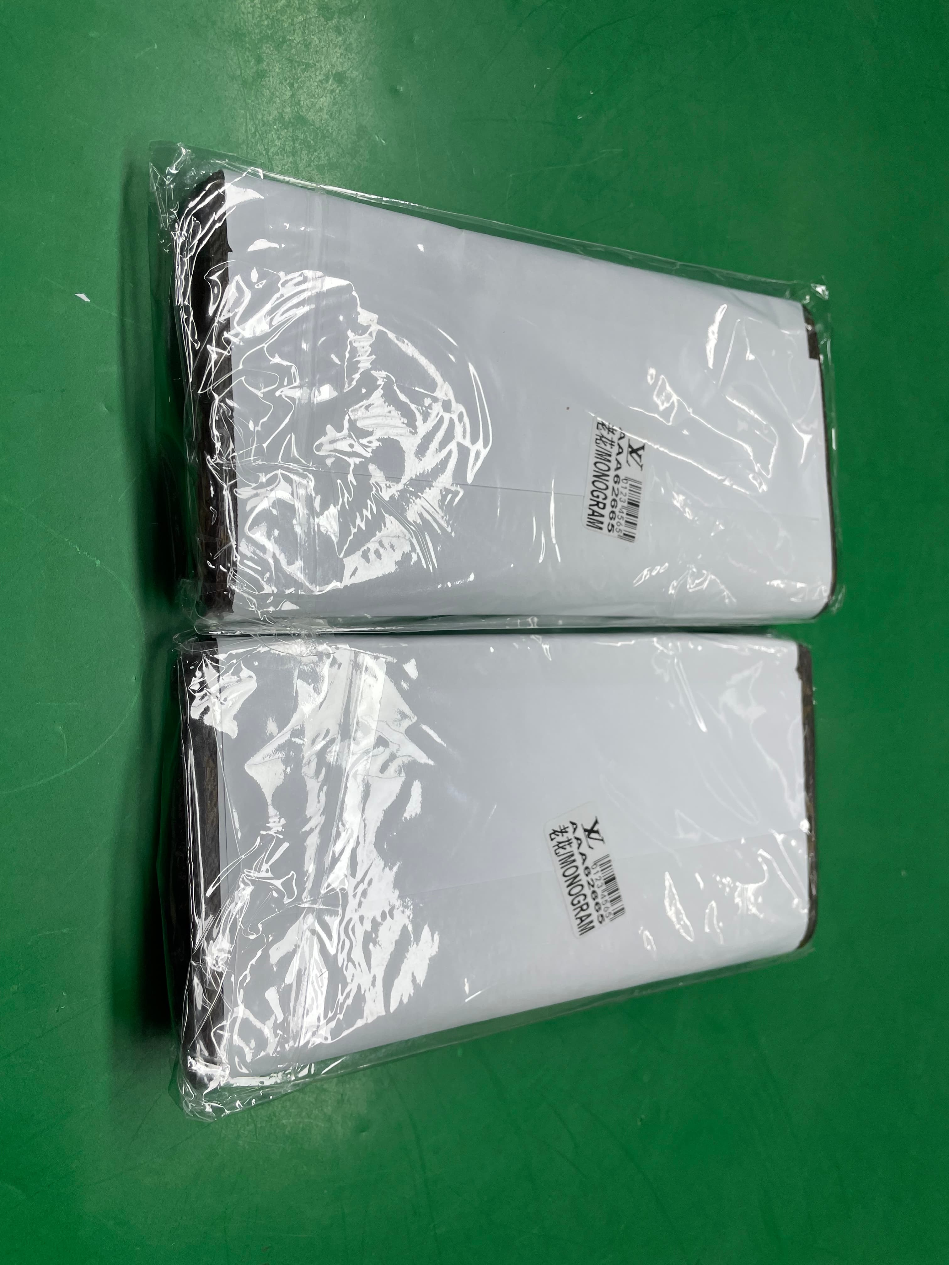 女通用长款钱包外贸经典格纹印花对折钱夹PU现货西装包1件起批 — foto QC 1