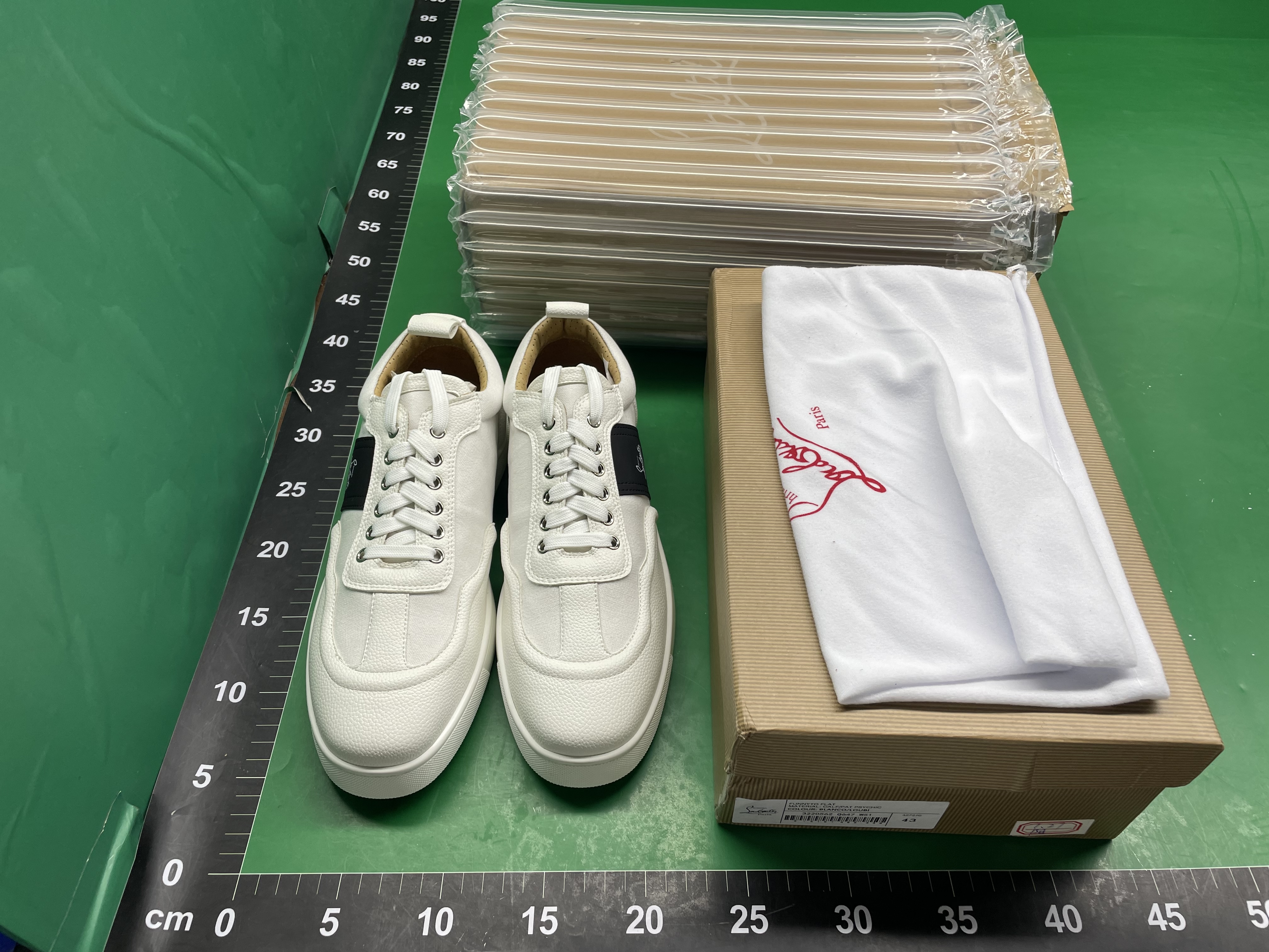 2025新款红底男士休闲板鞋时尚百搭小白鞋透气拼色低帮男鞋潮款 — foto QC 1