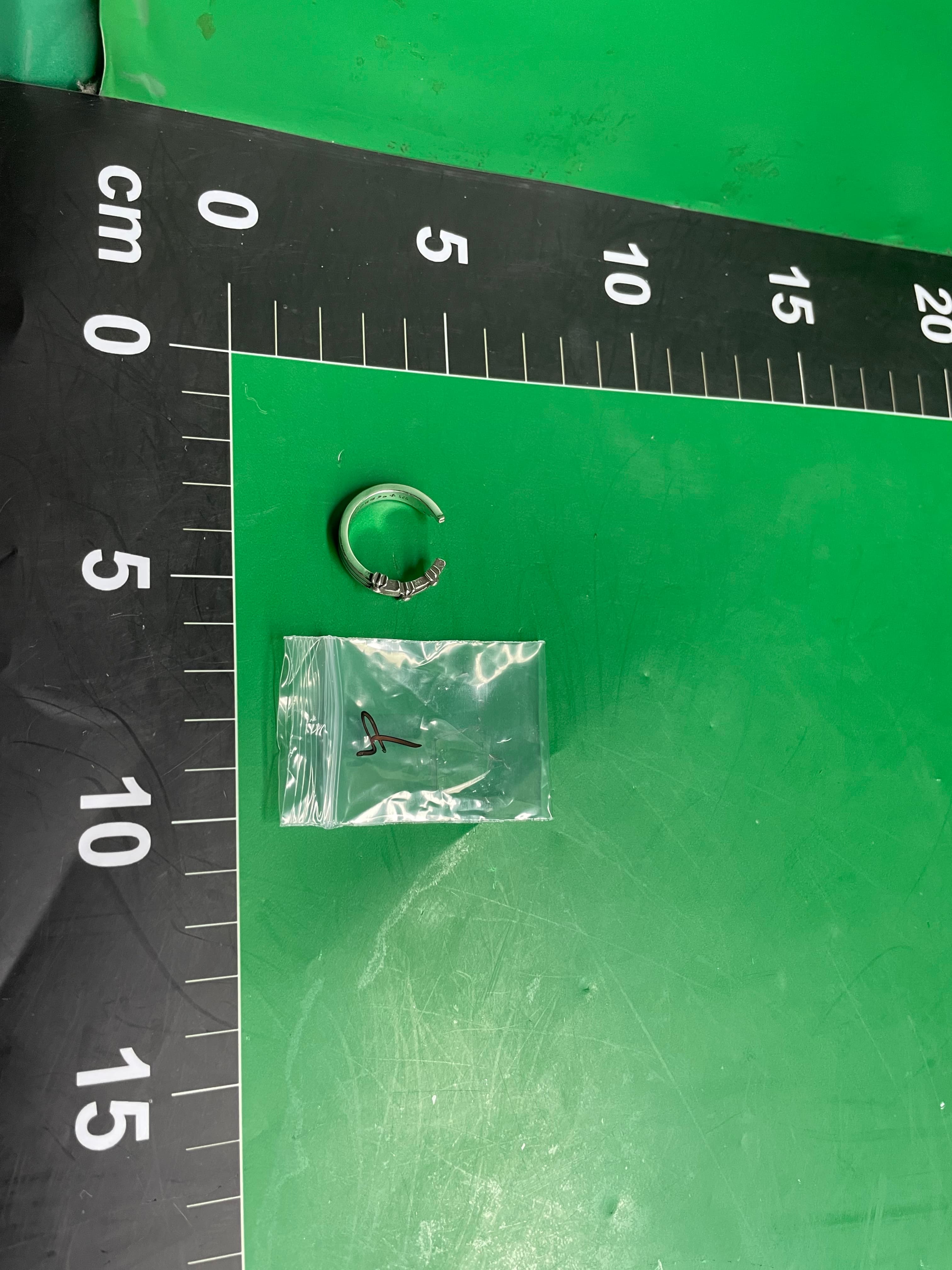 CH克罗伈十字架戒指鸢尾花墓葬朋克嘻哈男女情侣对戒轻奢时尚戒指 — foto QC 1