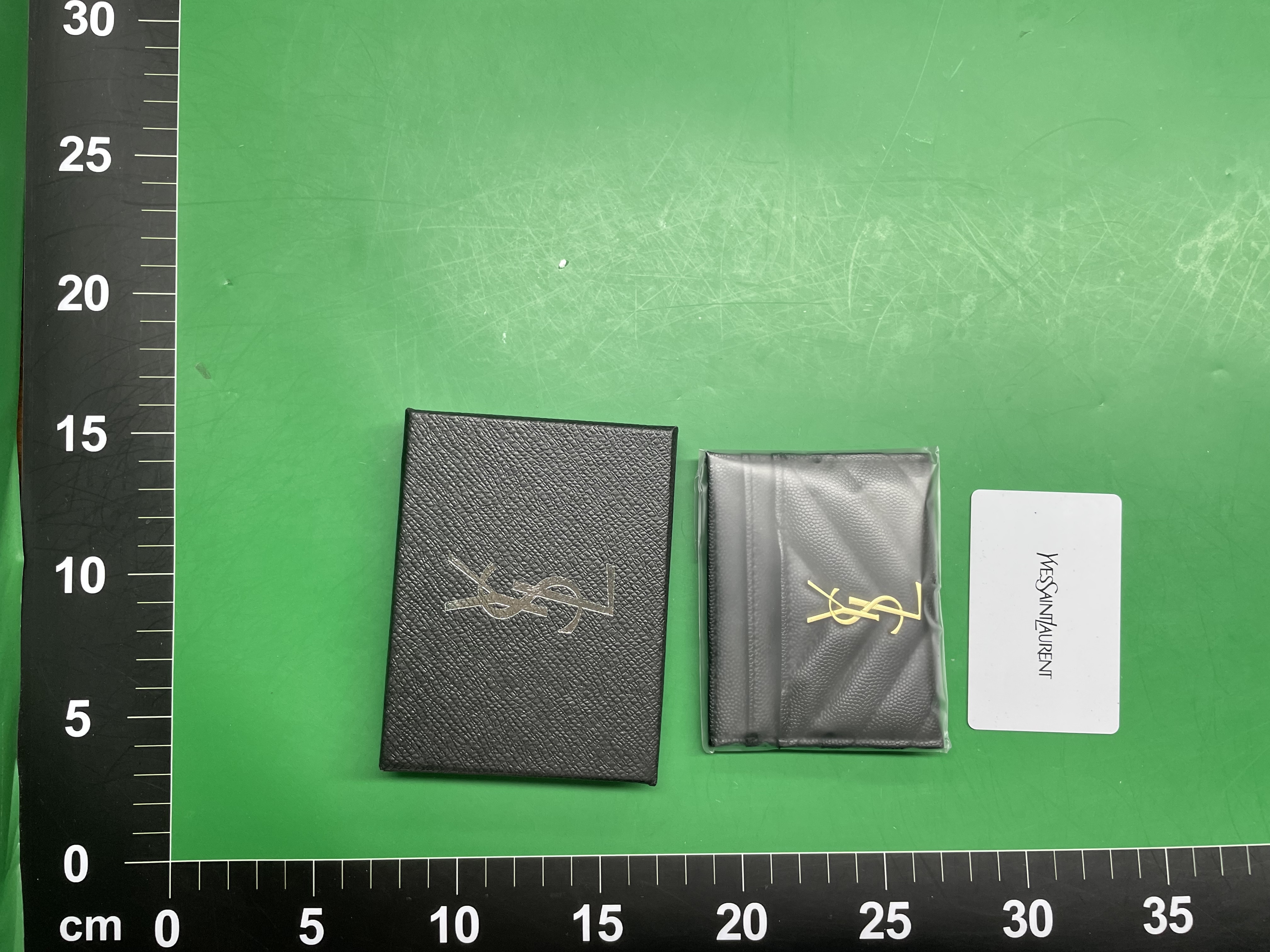 工厂短款卡夹片式卡套头层皮鱼子酱字母卡包杨树林潮牌内logo — miniatura QC 2