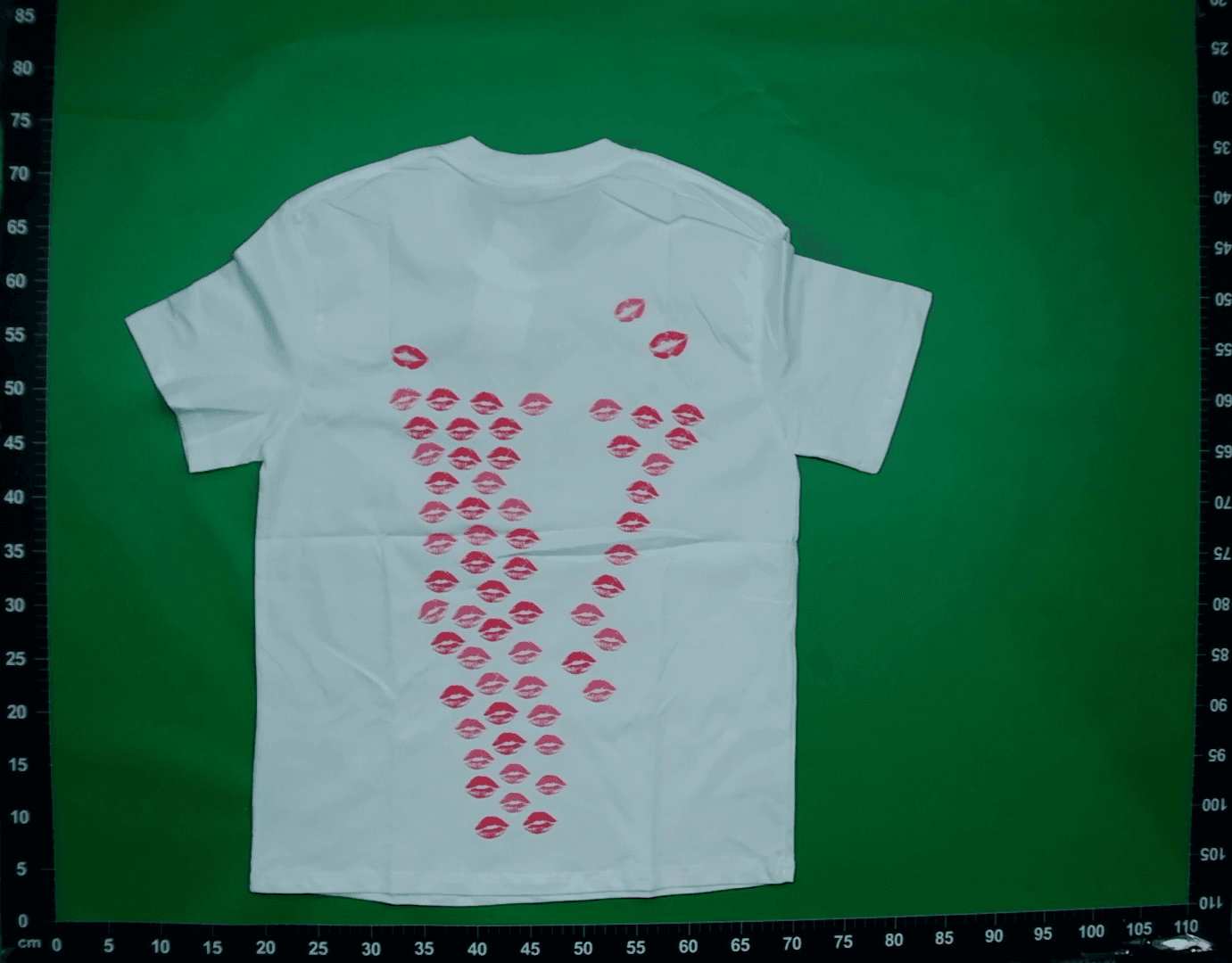 跨境外单VLONE FOG潮牌大V字母Logo樱花短袖素描刺绣唇印涂鸦印 — foto QC 1