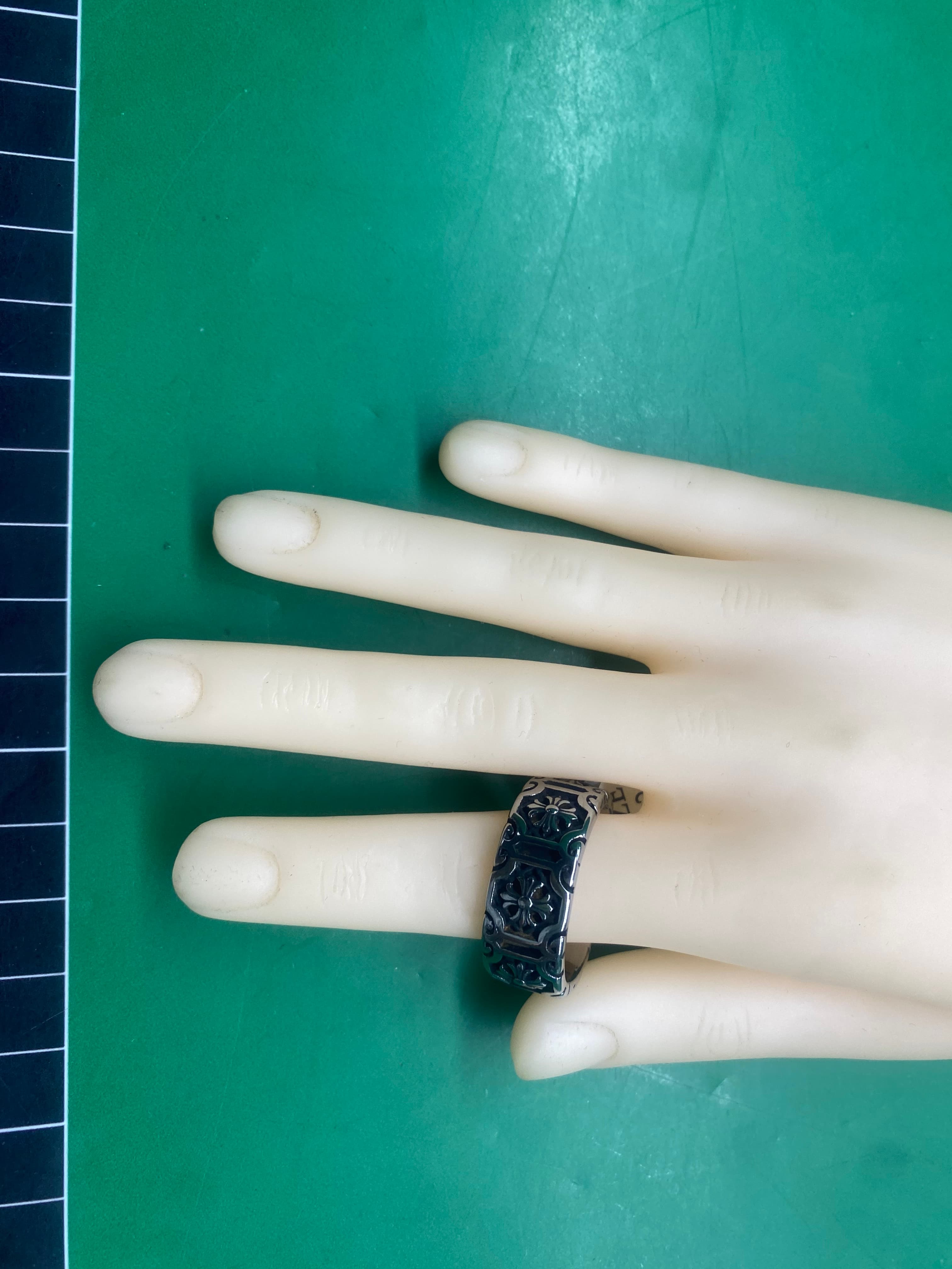 潮牌十字架戒指男高街小众设计嘻哈朋克指环轻奢钛钢不掉色尾戒女 — foto QC 1