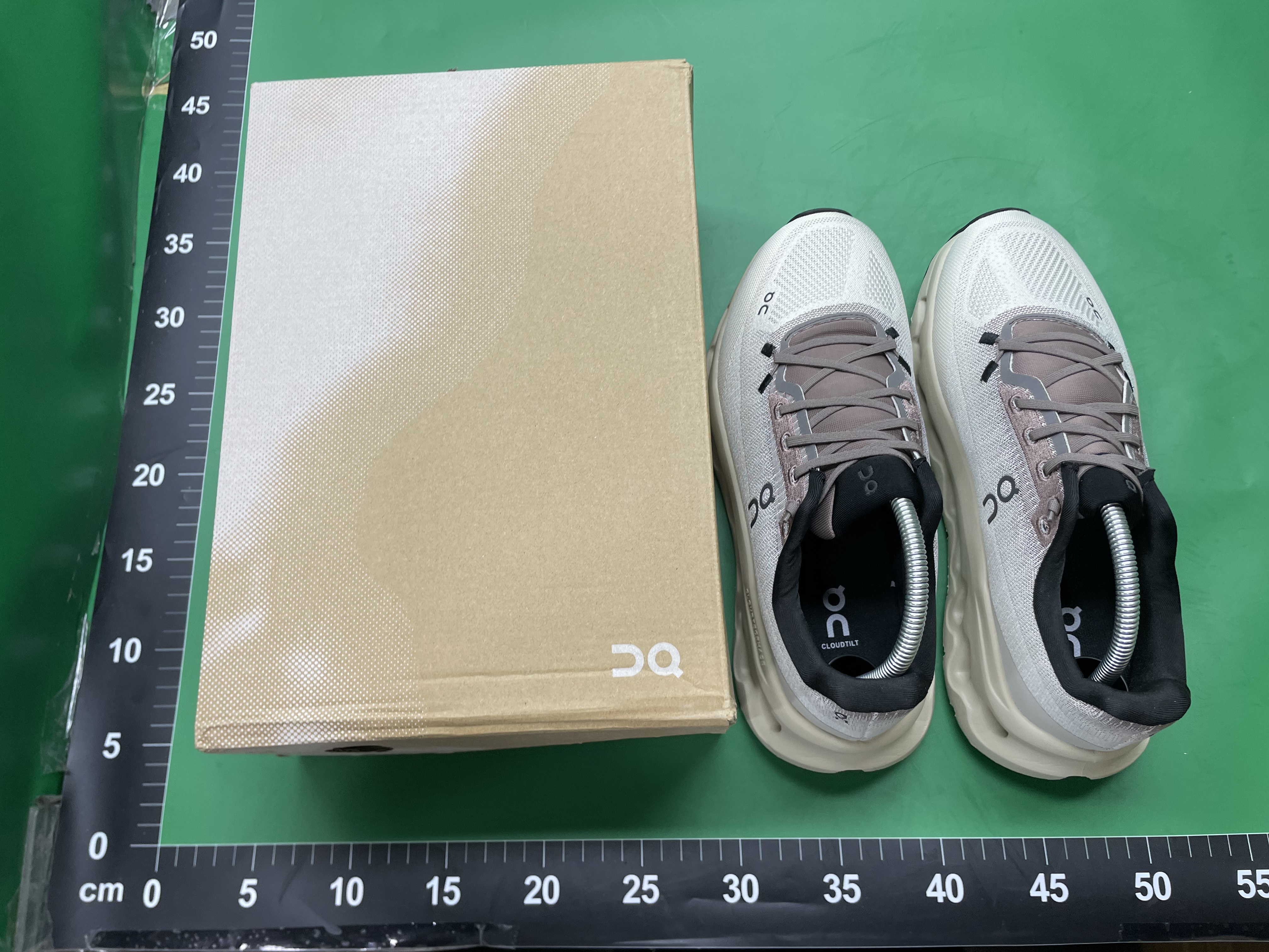 外贸莆田鞋Cloudzone跑步鞋男厚底休闲运动鞋女洞洞底缓震慢跑鞋 — miniatura QC 2