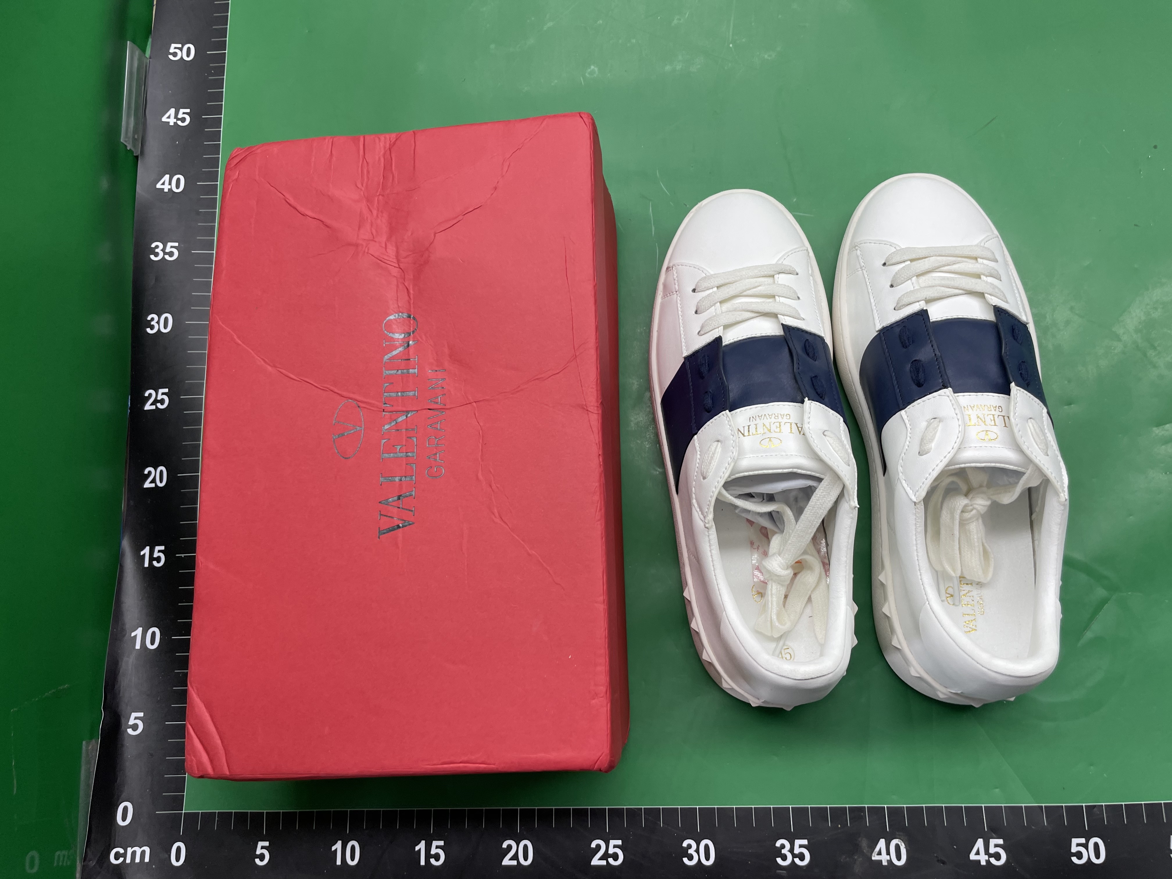 春季新款欧洲站百搭白色板鞋奢侈品休闲铆钉小白鞋男女鞋跨境低帮 — miniatura QC 6