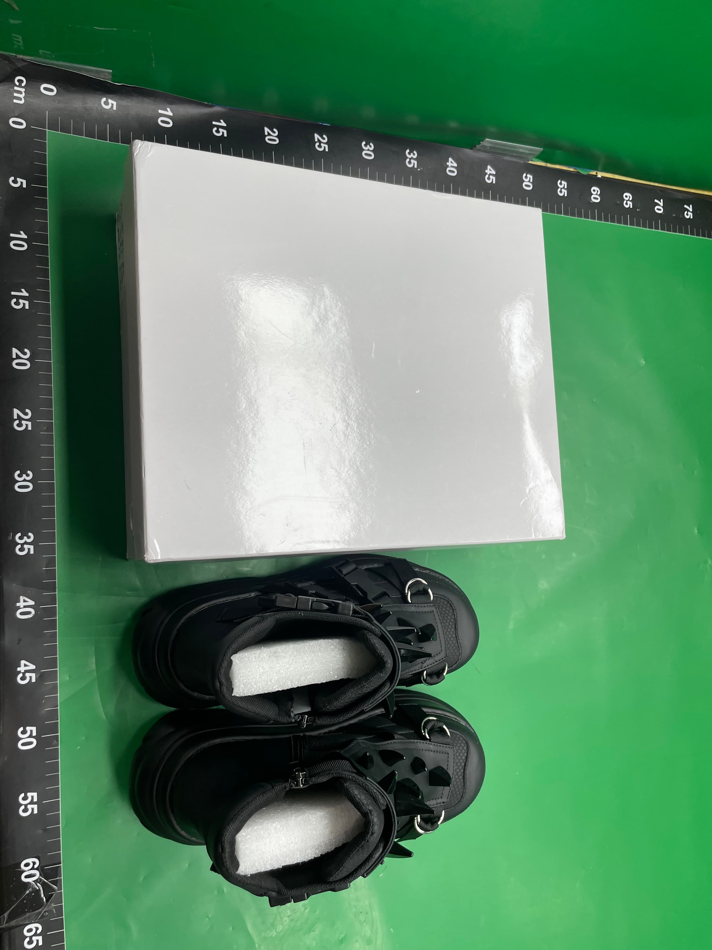 亚马逊跨境外贸马丁靴朋克松糕厚底运动复古牛角铆钉重金属短靴女 — miniatura QC 3
