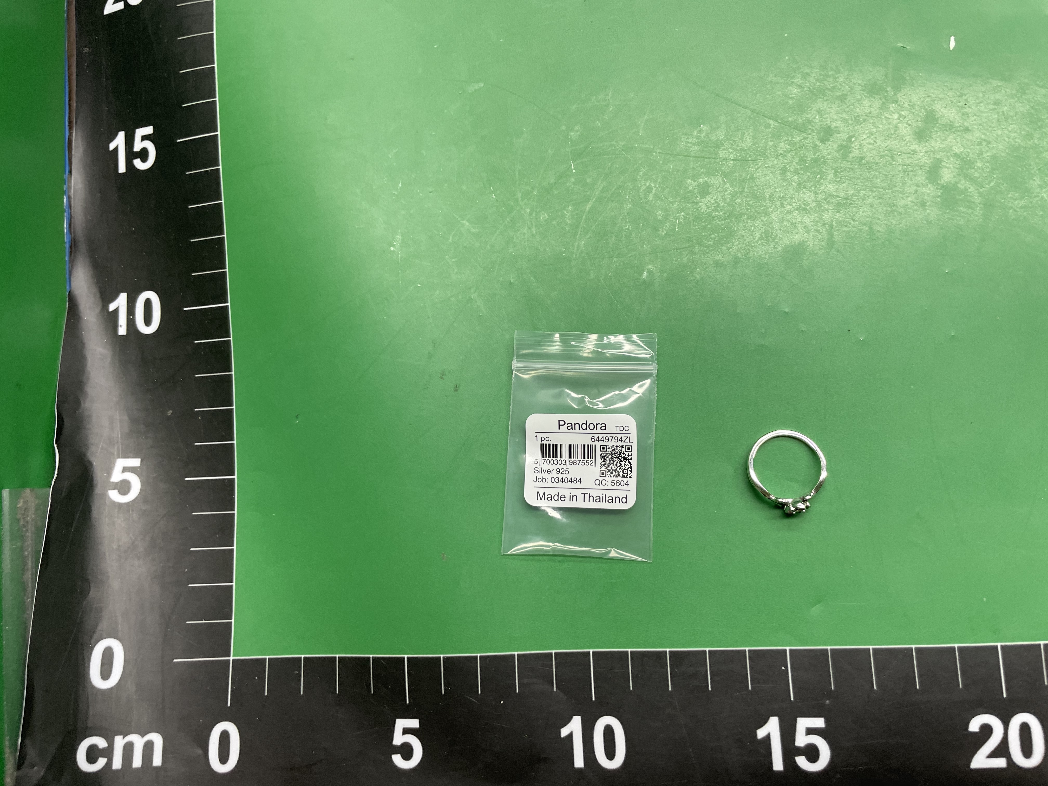 小潘家新品上市白铜镀银圈黄金玫瑰花满钻蝴蝶结潘家戒指 — miniatura QC 3