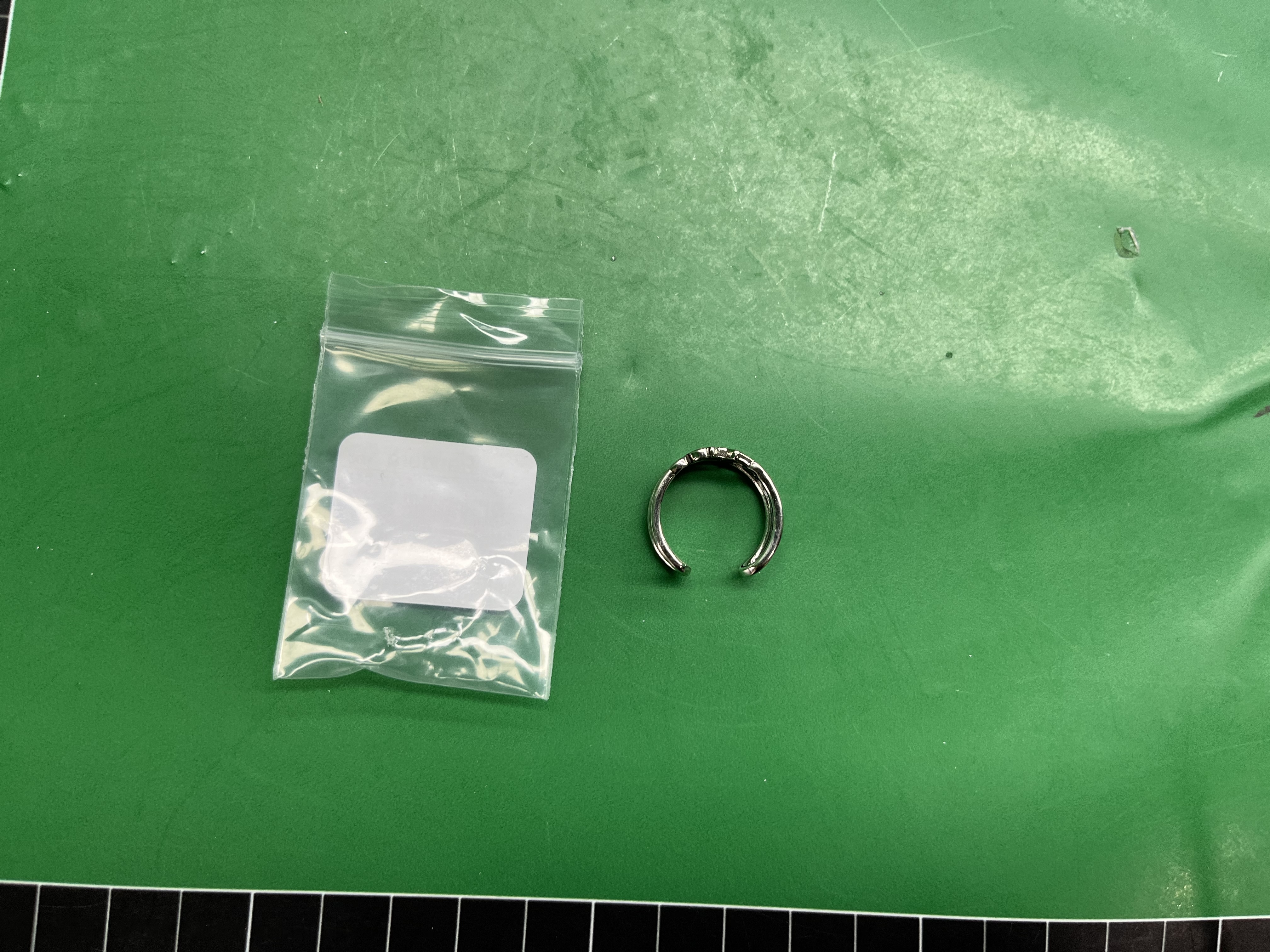 小潘家新品上市白铜镀银圈黄金玫瑰花满钻蝴蝶结潘家戒指 — miniatura QC 2
